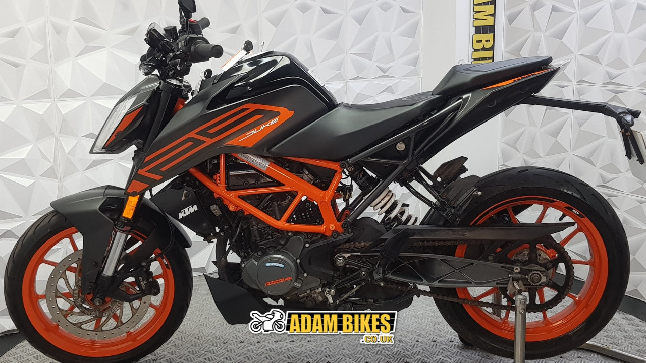2022 KTM DUKE 125 ABS