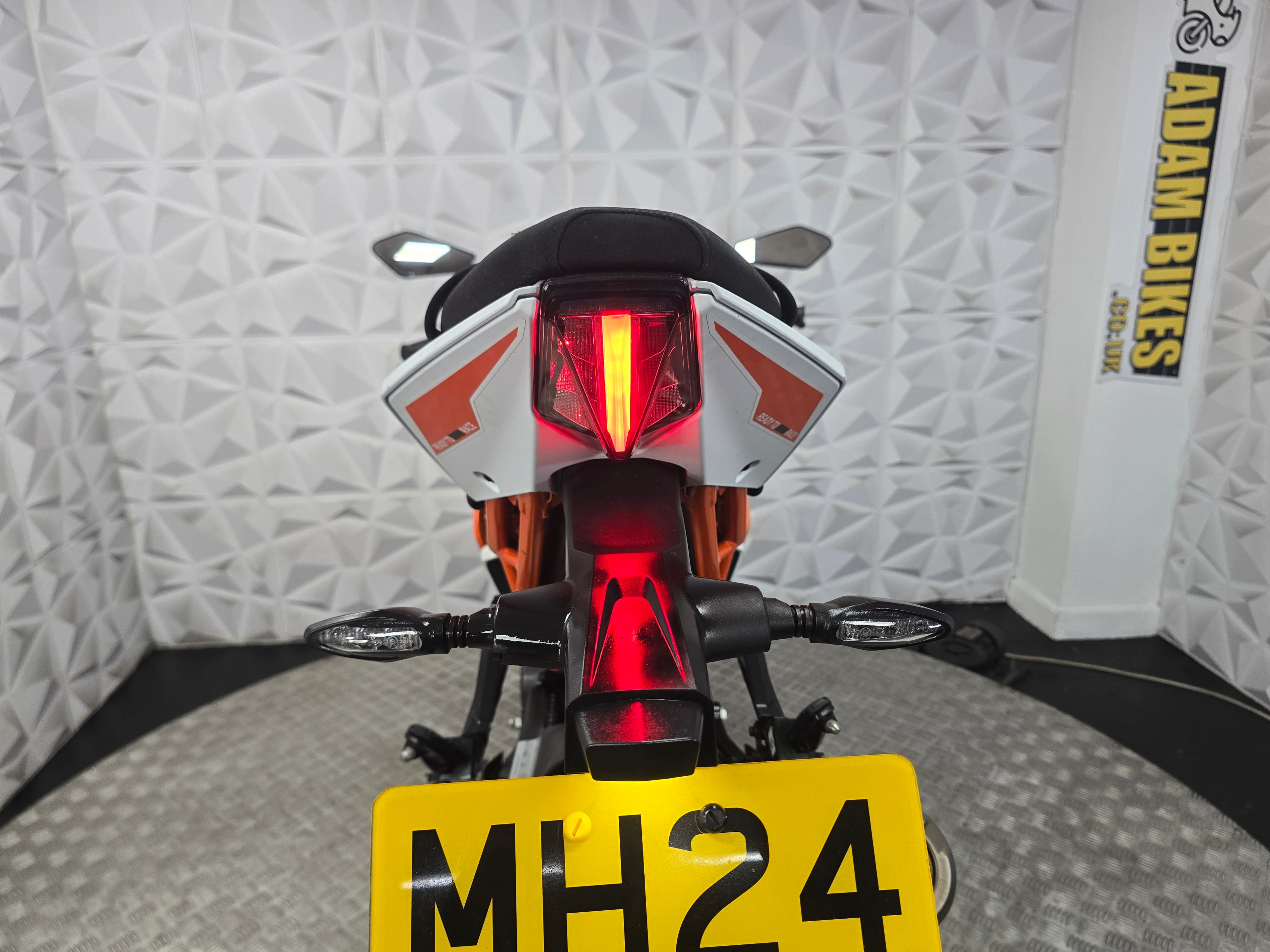 2024 KTM RC125