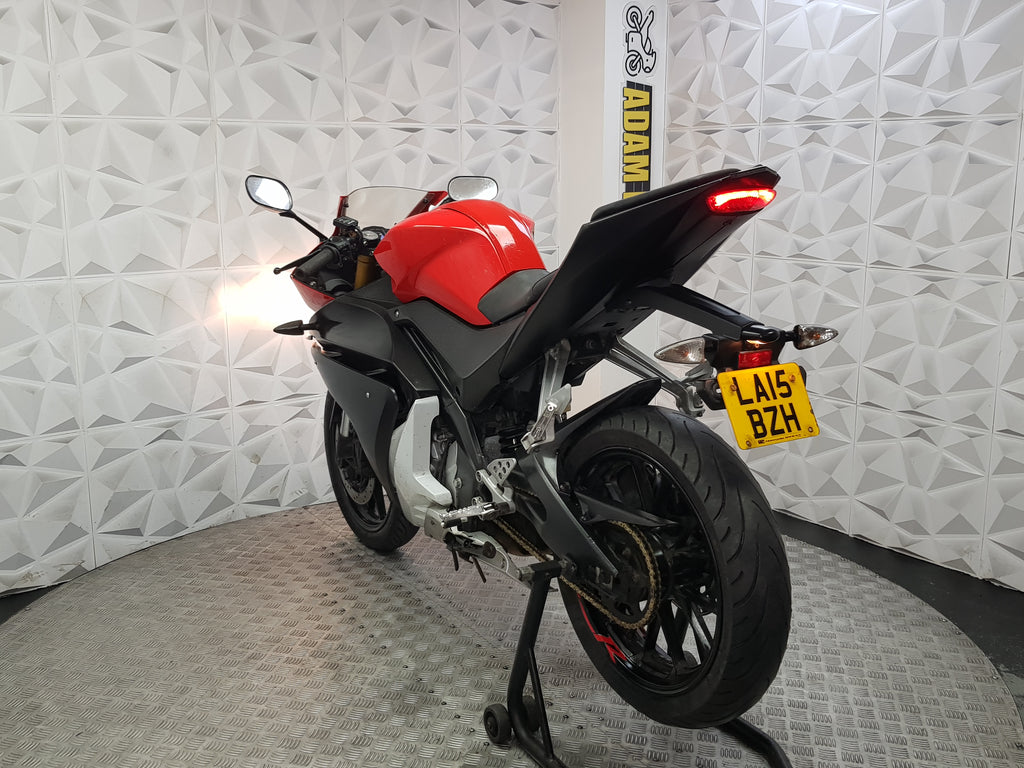 2015 Yamaha YZF-R125