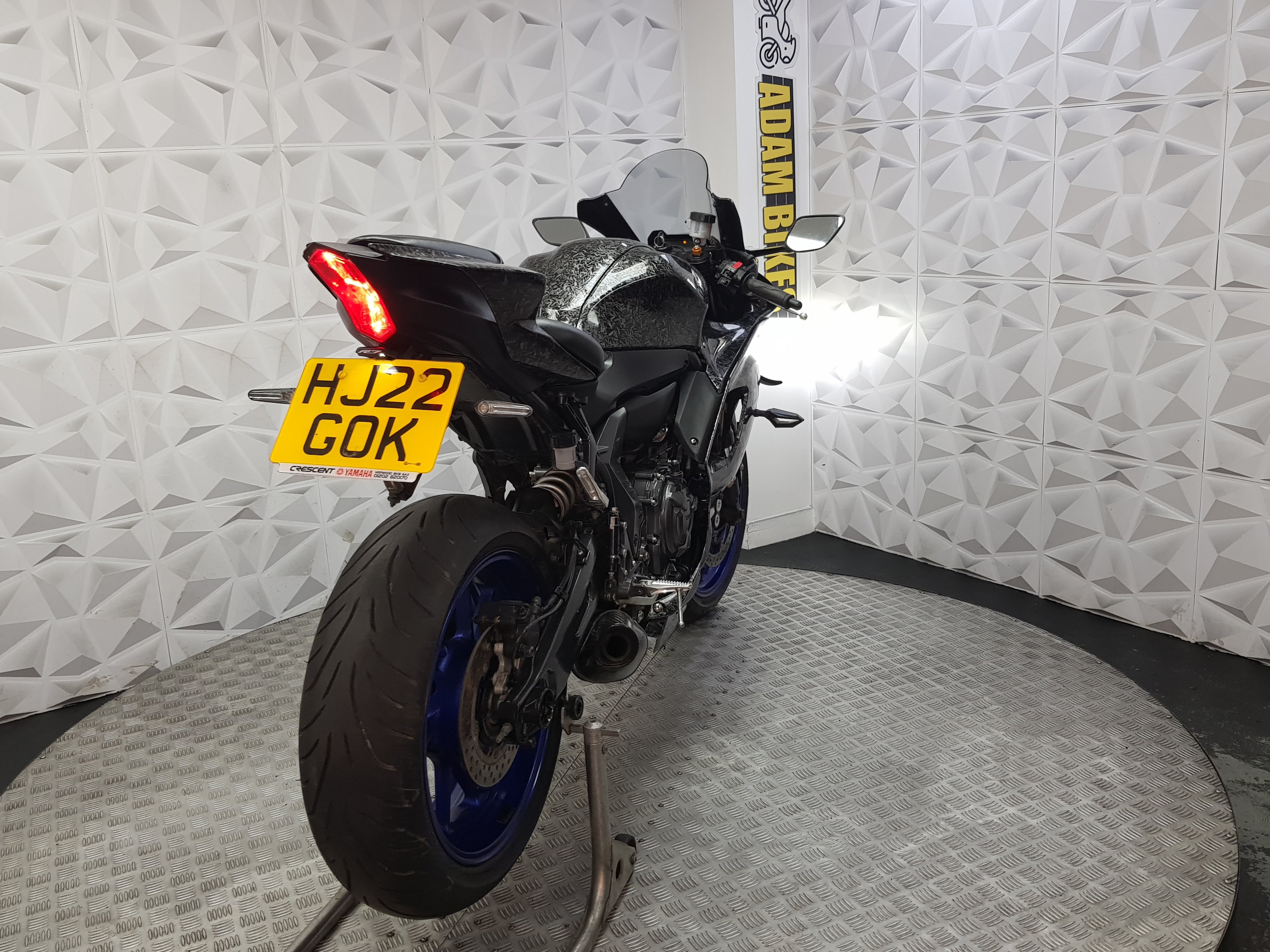 2022 Yamaha R7