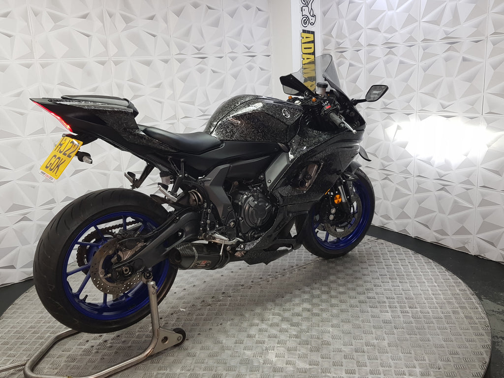 2022 Yamaha R7