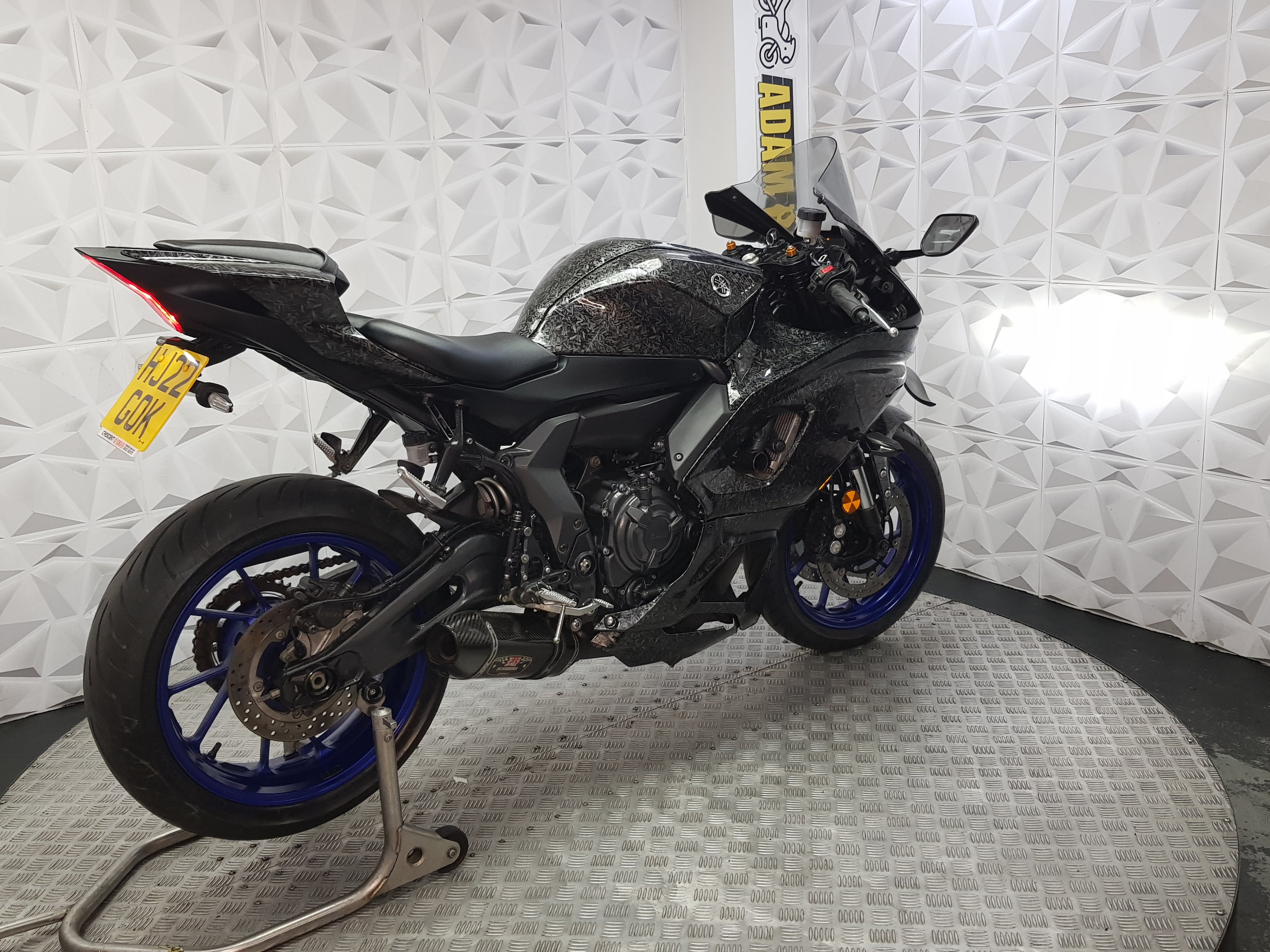 2022 Yamaha R7