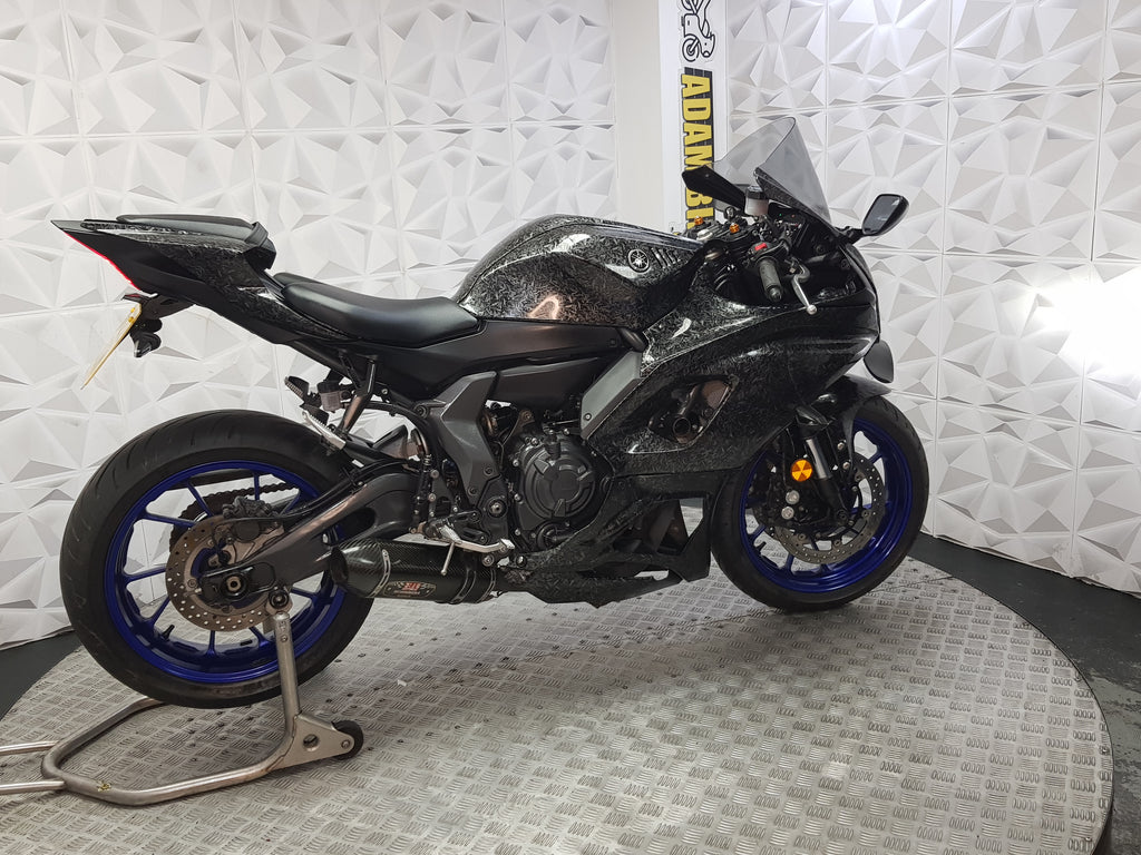 2022 Yamaha R7