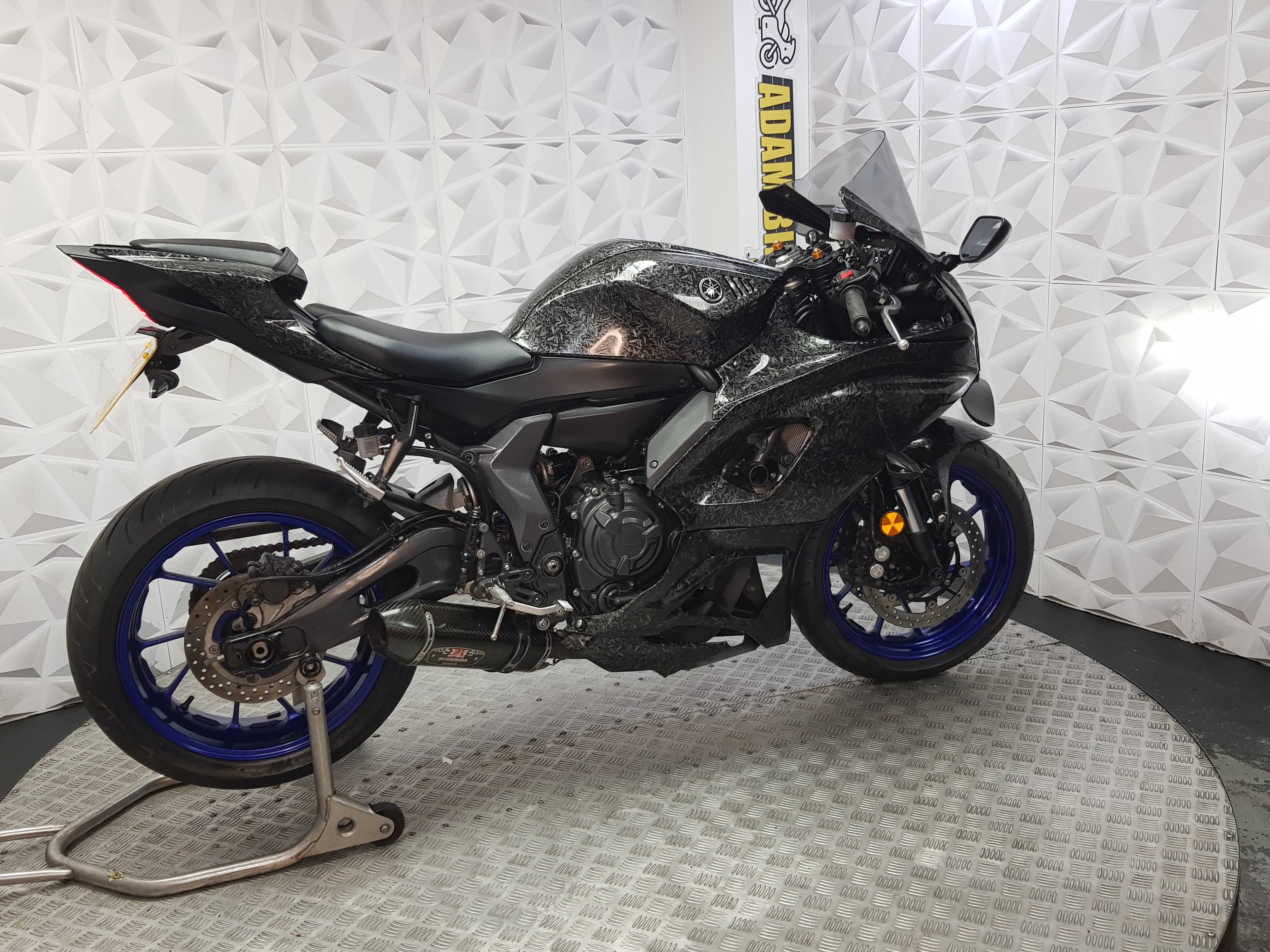 2022 Yamaha R7
