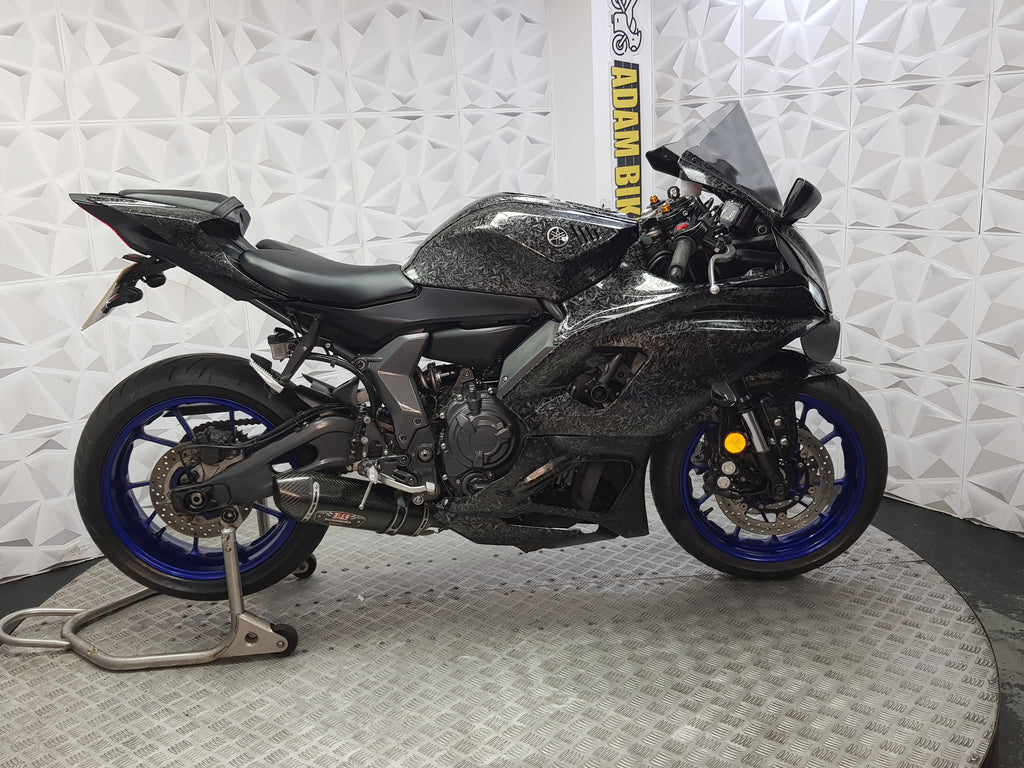 2022 Yamaha R7