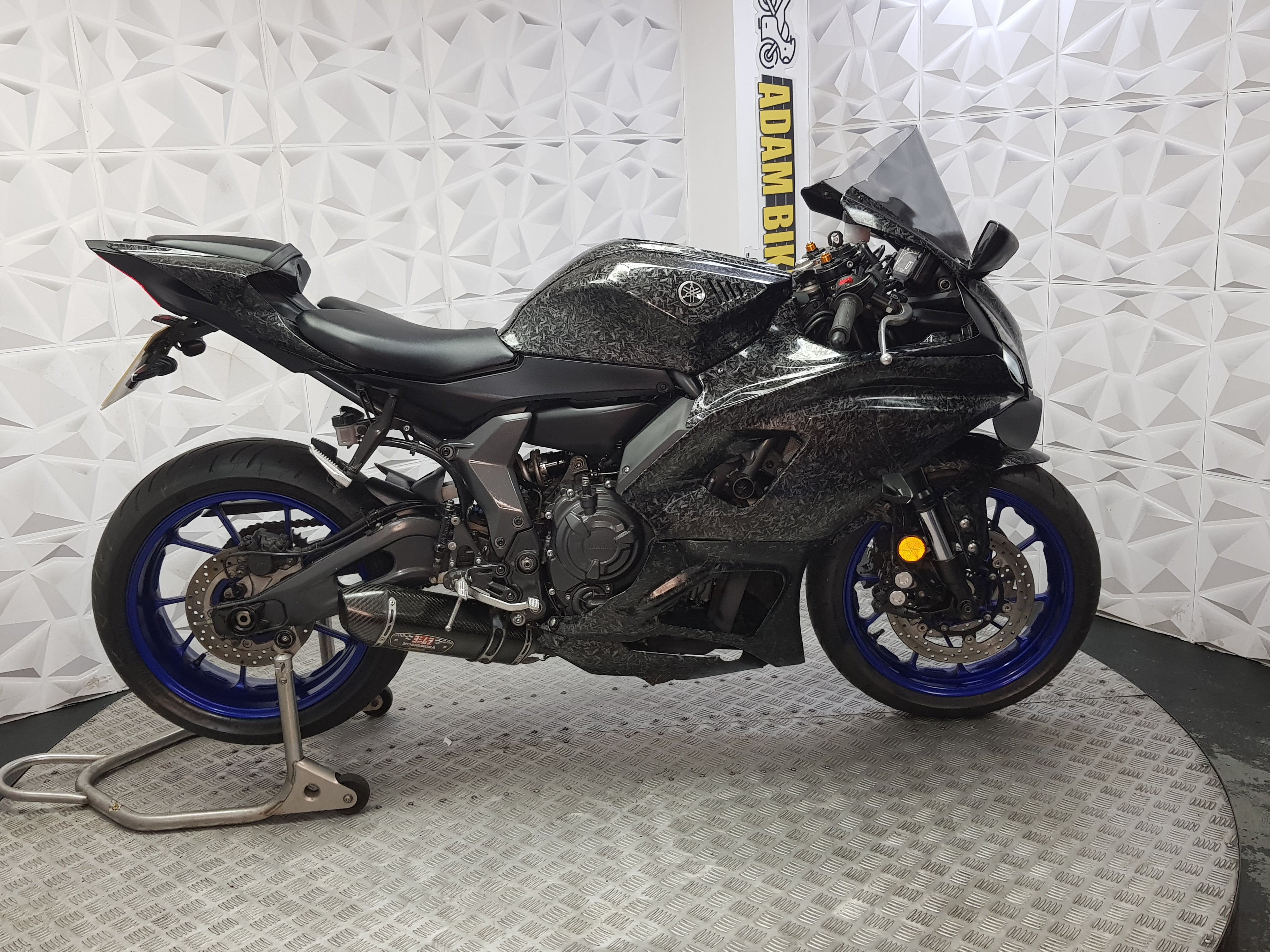 2022 Yamaha R7