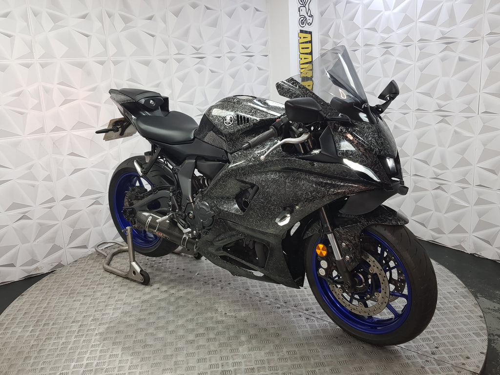 2022 Yamaha R7
