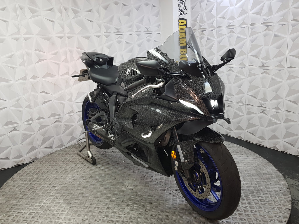 2022 Yamaha R7