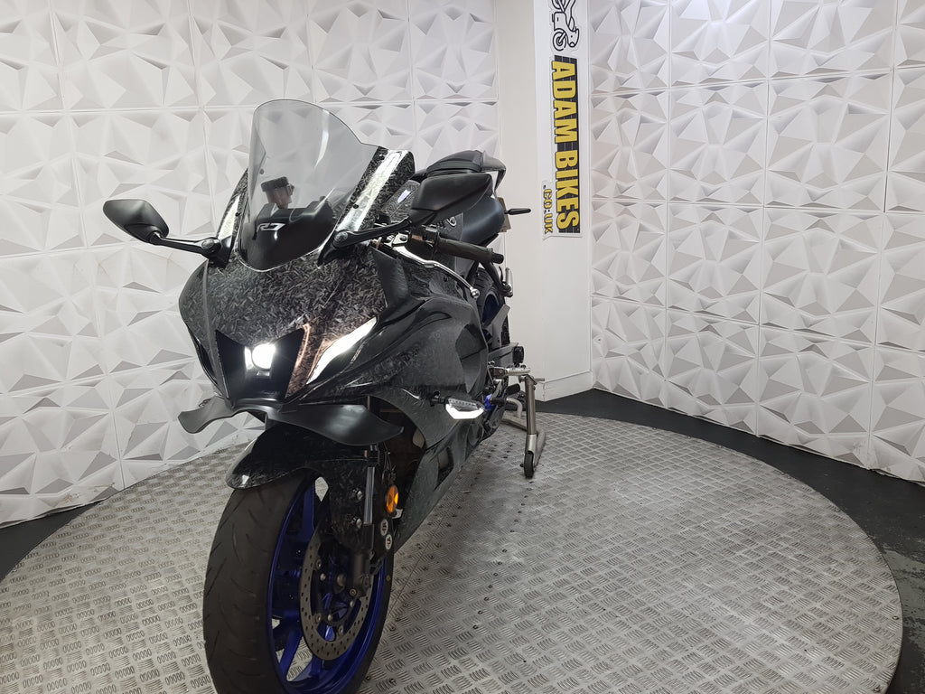 2022 Yamaha R7