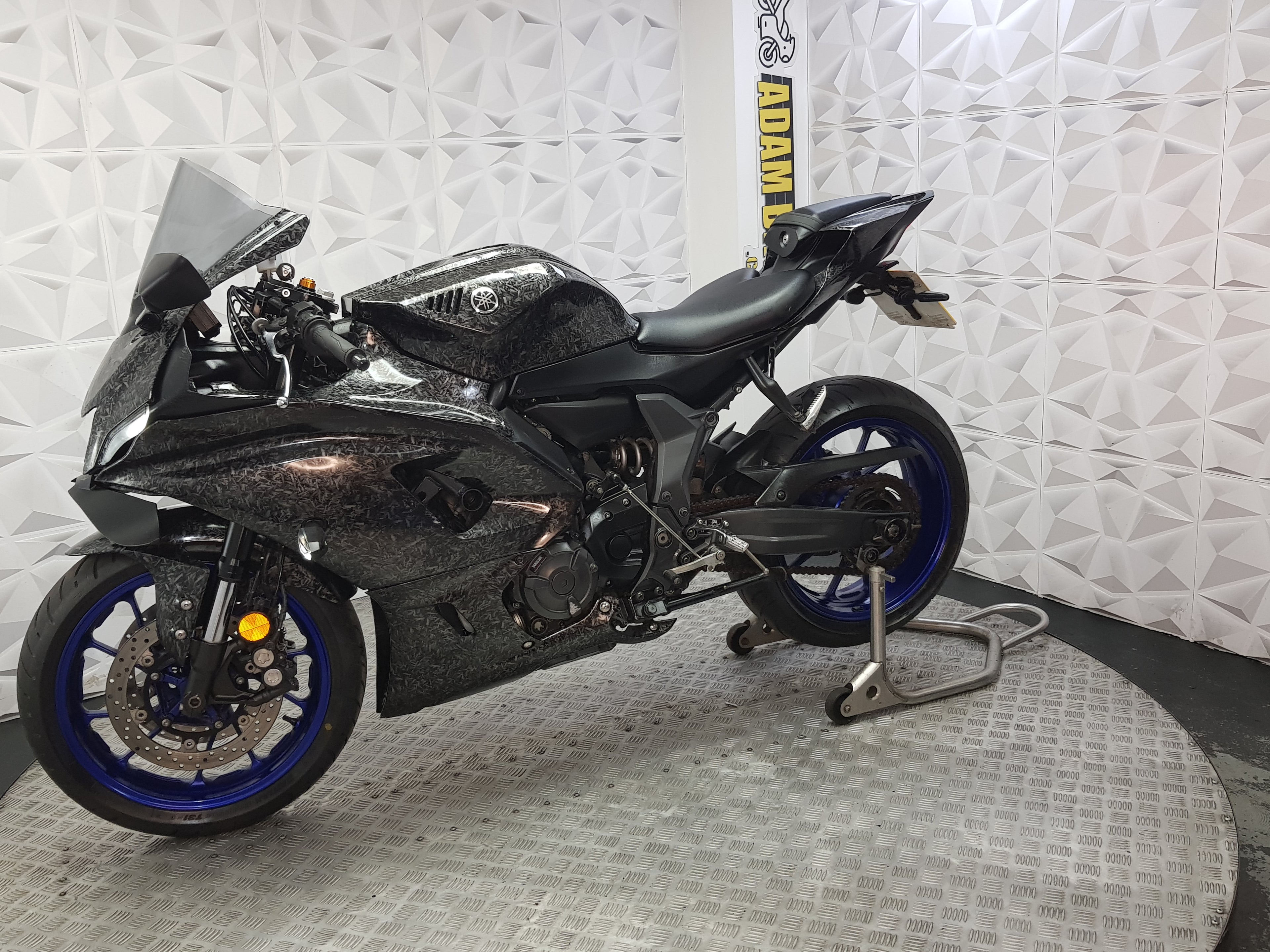 2022 Yamaha R7