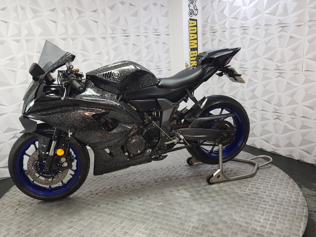2022 Yamaha R7