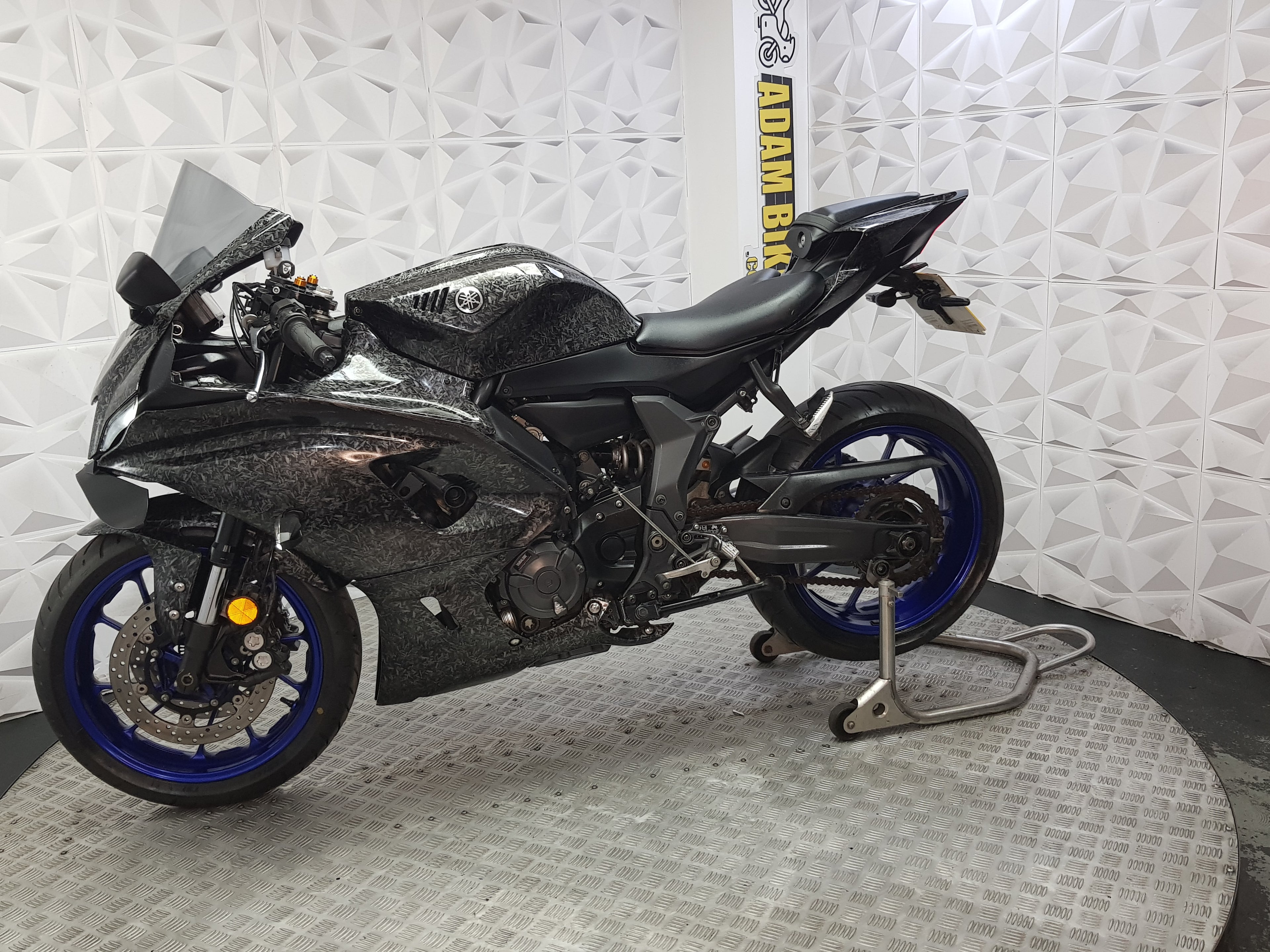 2022 Yamaha R7