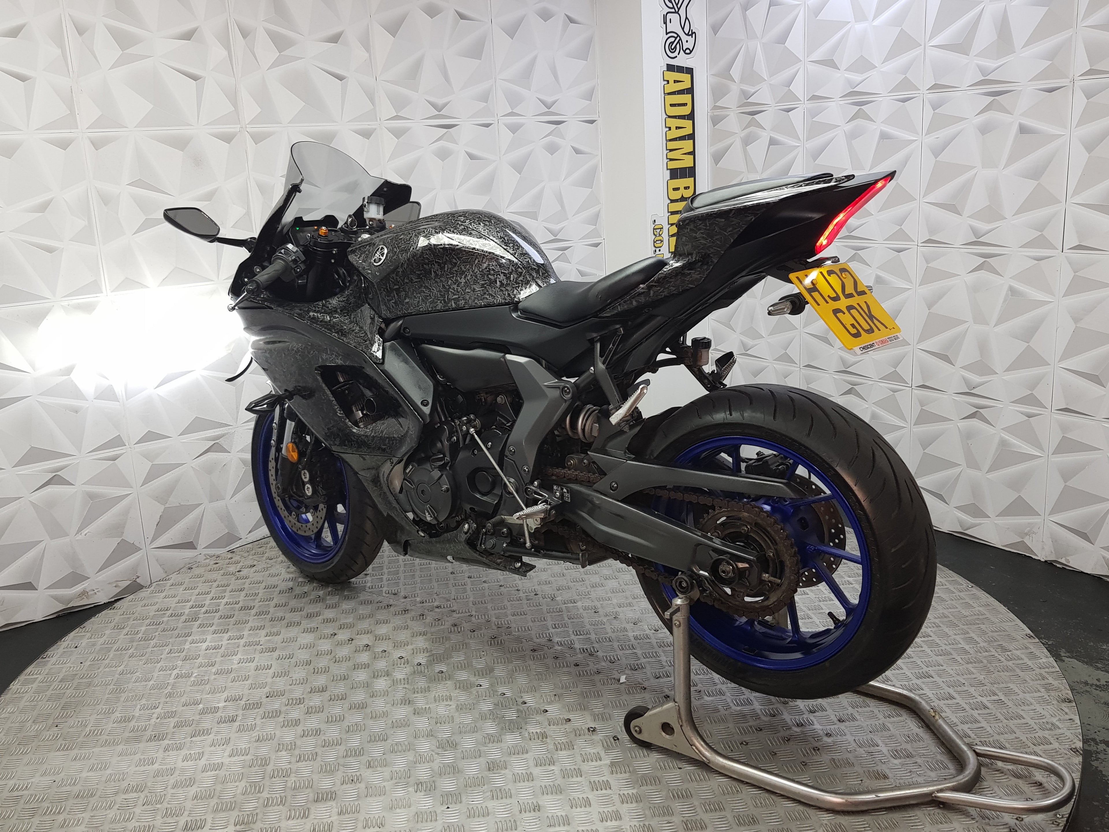 2022 Yamaha R7