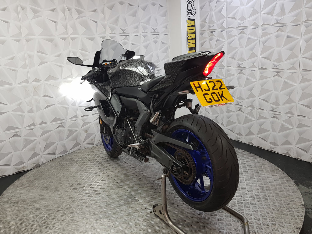 2022 Yamaha R7