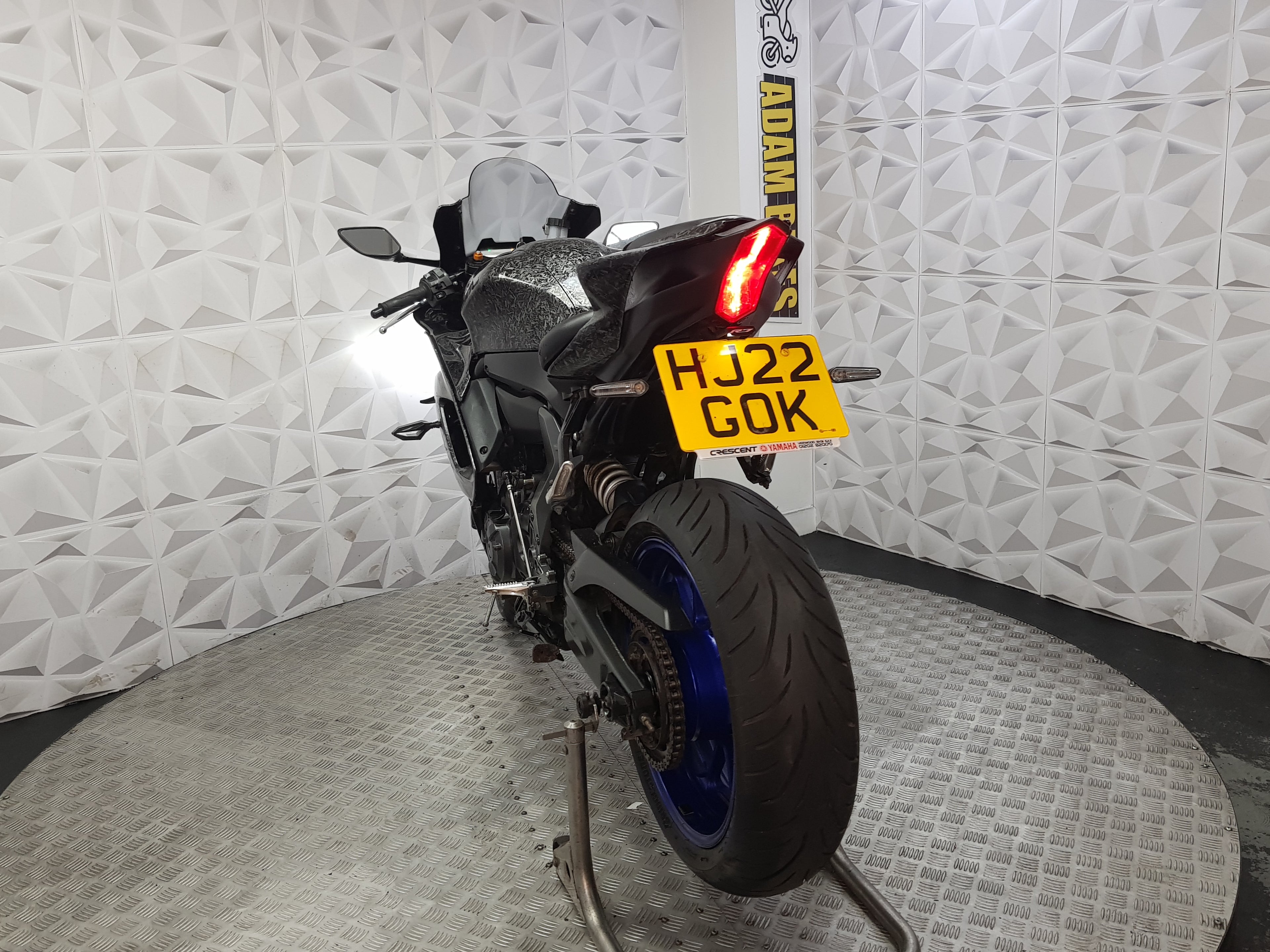 2022 Yamaha R7