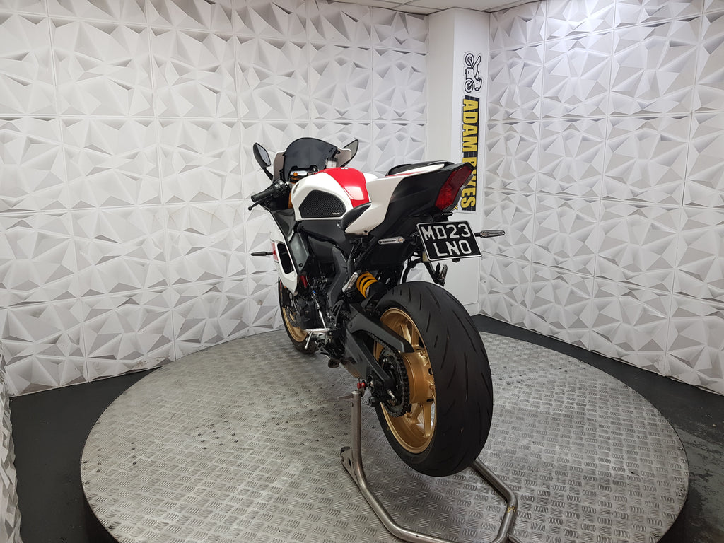 2023 Yamaha R7