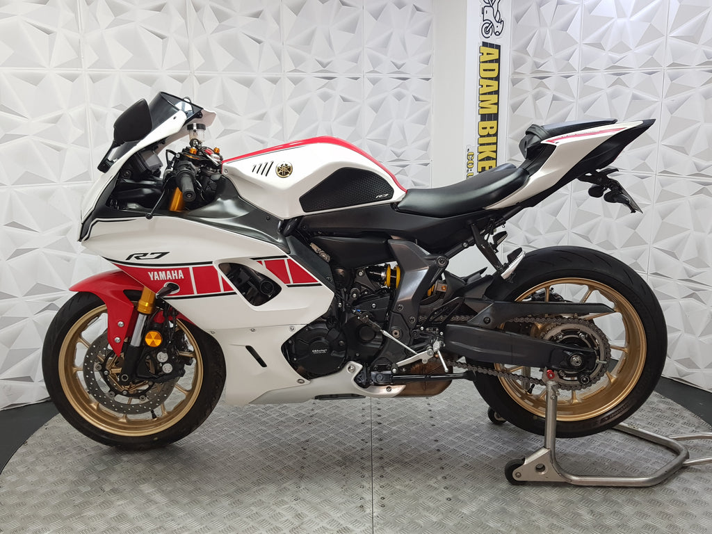 2023 Yamaha R7
