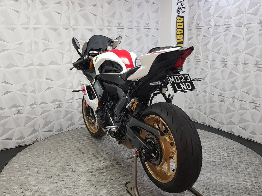 2023 Yamaha R7