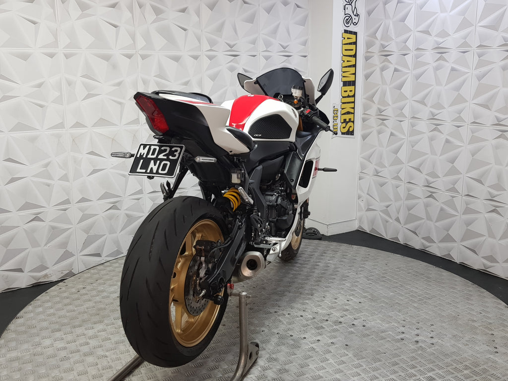 2023 Yamaha R7