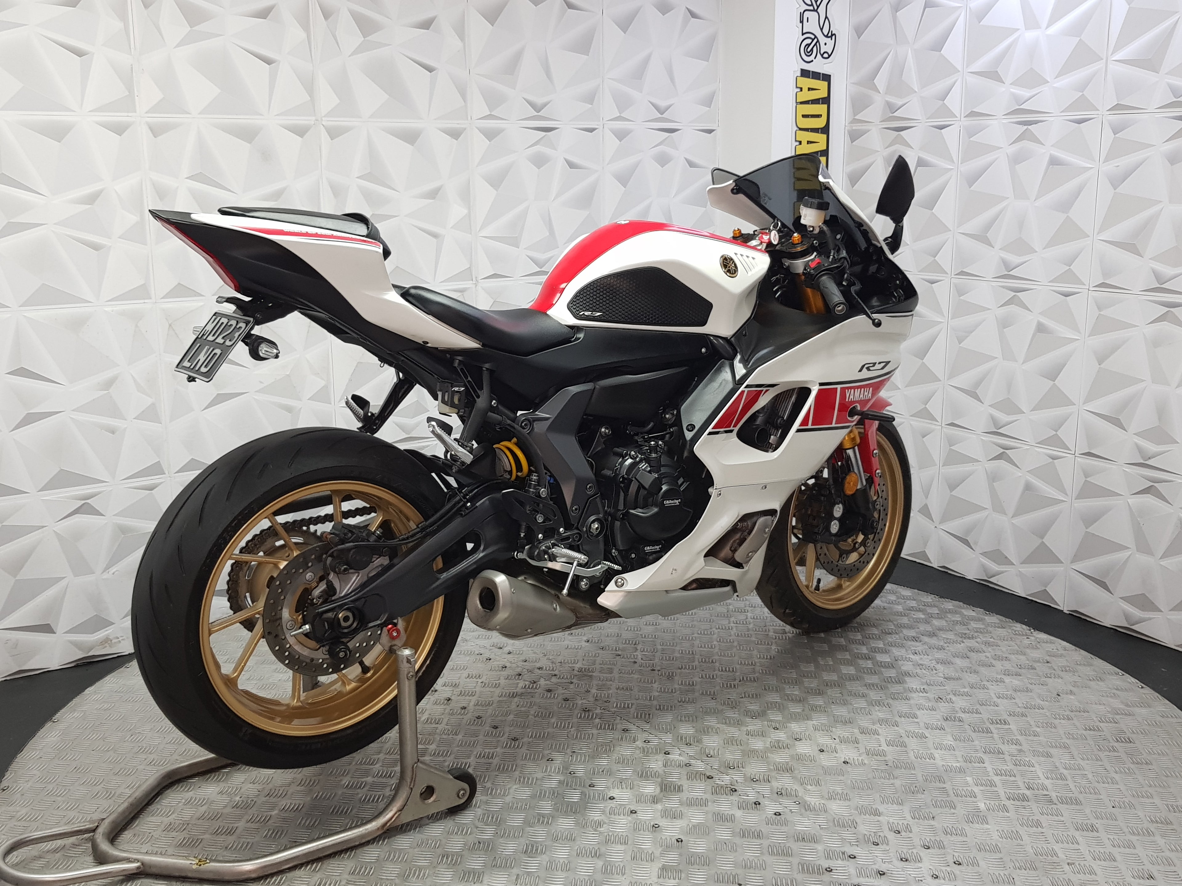 2023 Yamaha R7