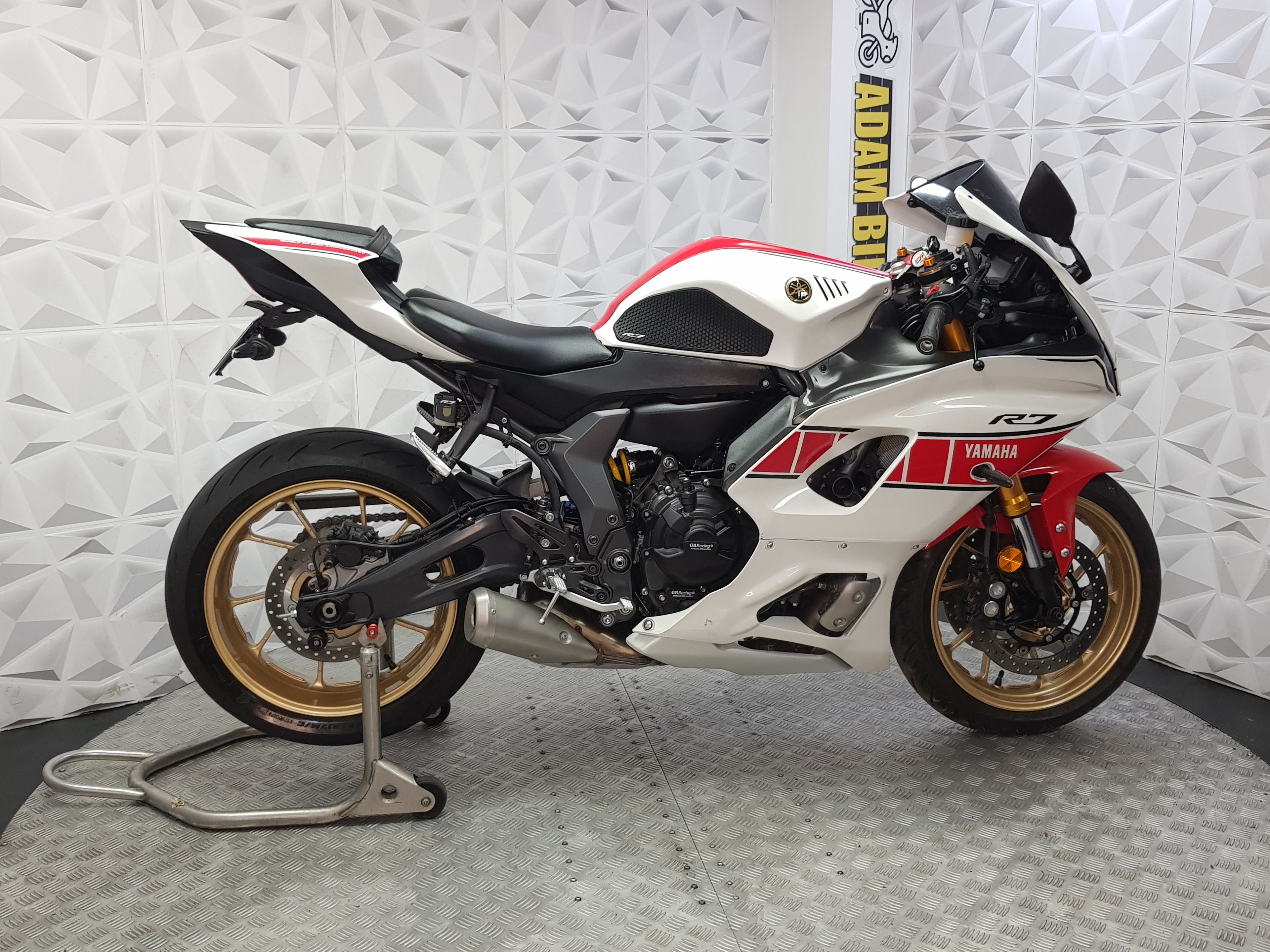 2023 Yamaha R7