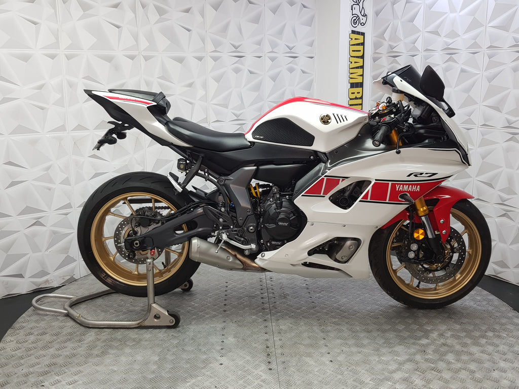 2023 Yamaha R7