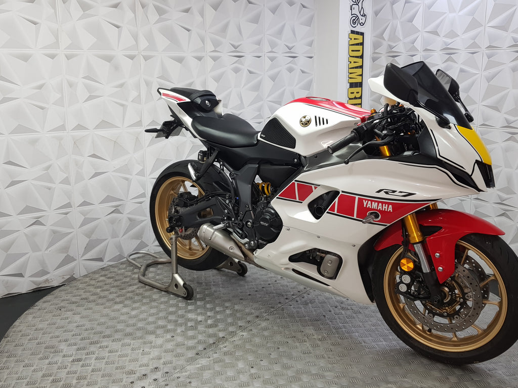 2023 Yamaha R7