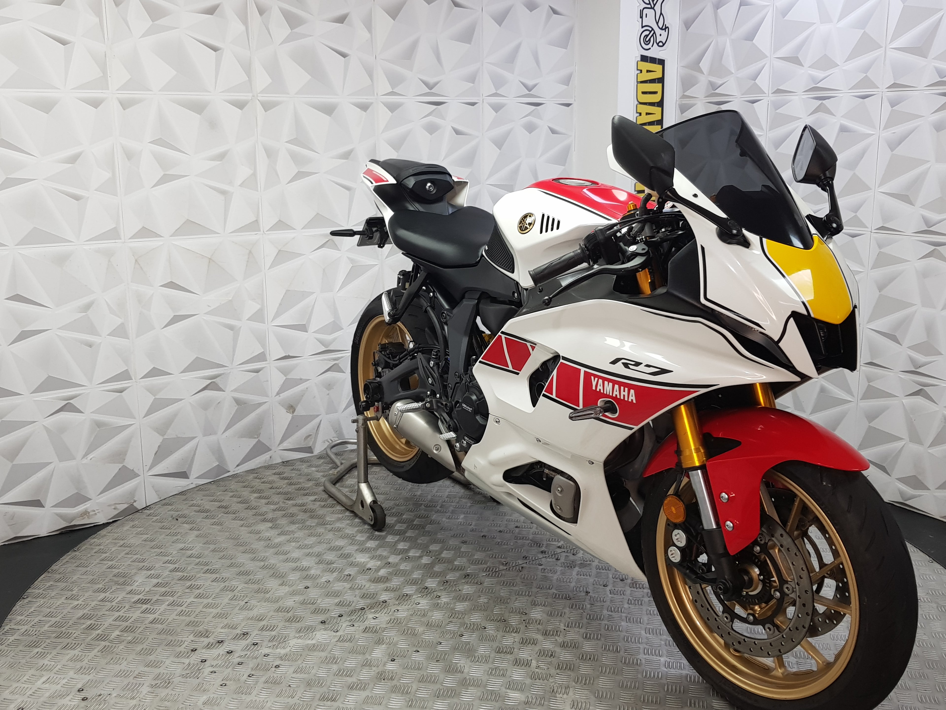 2023 Yamaha R7