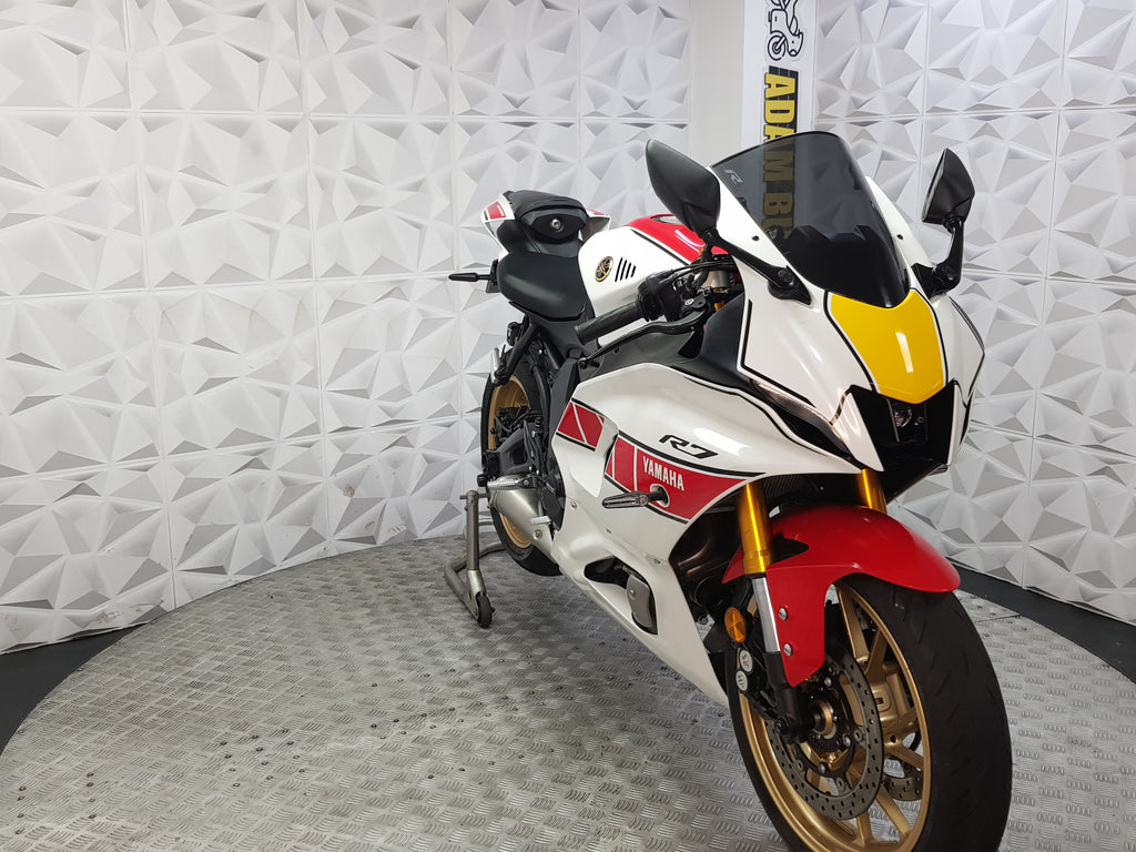 2023 Yamaha R7