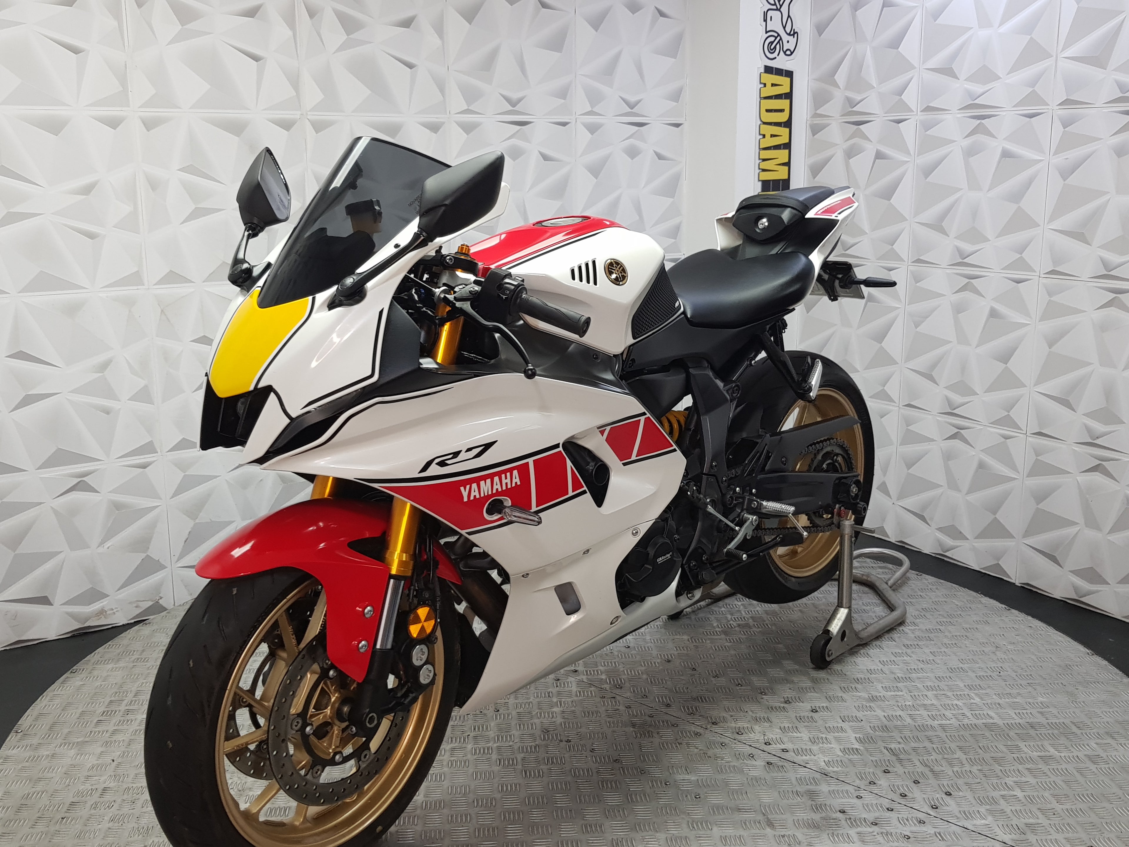 2023 Yamaha R7