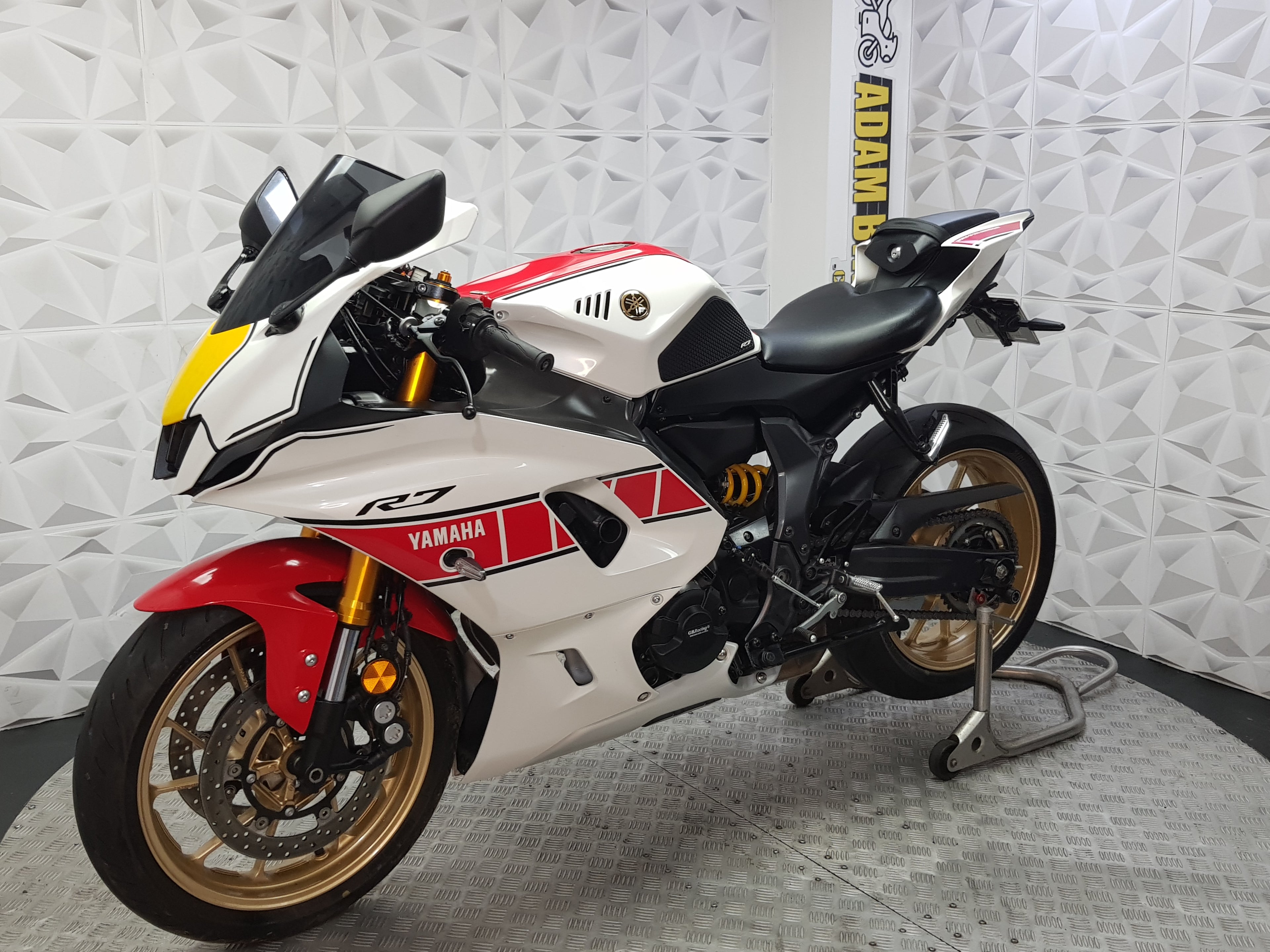 2023 Yamaha R7