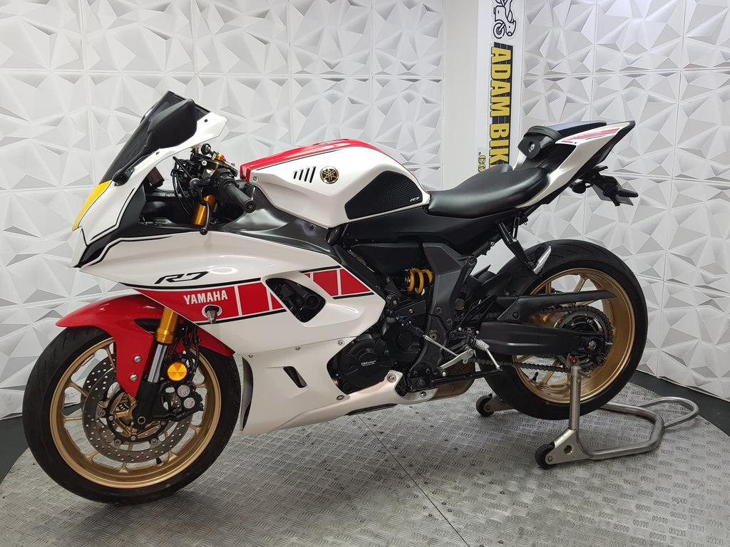 2023 Yamaha R7