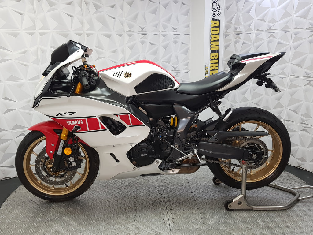 2023 Yamaha R7