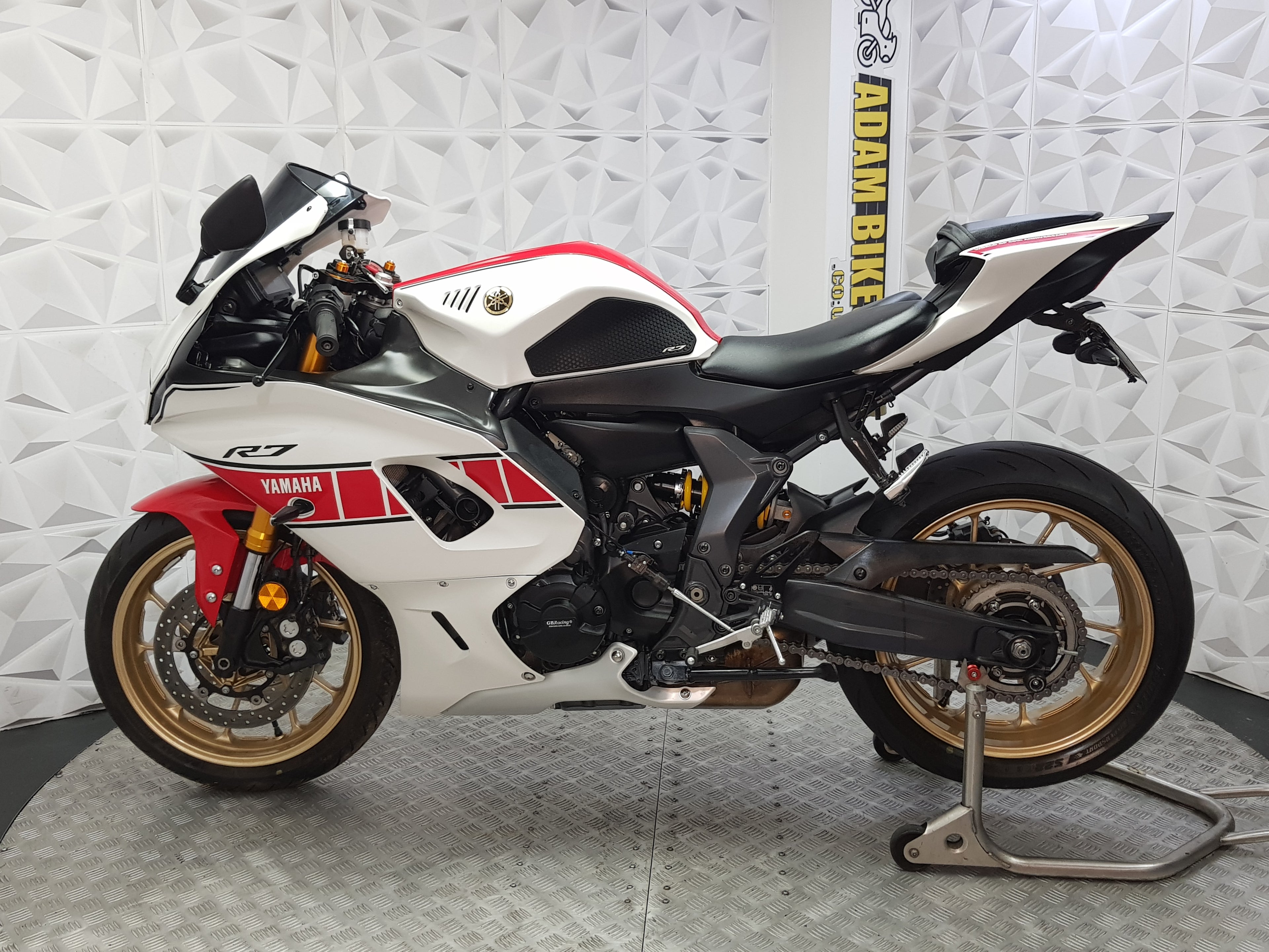 2023 Yamaha R7