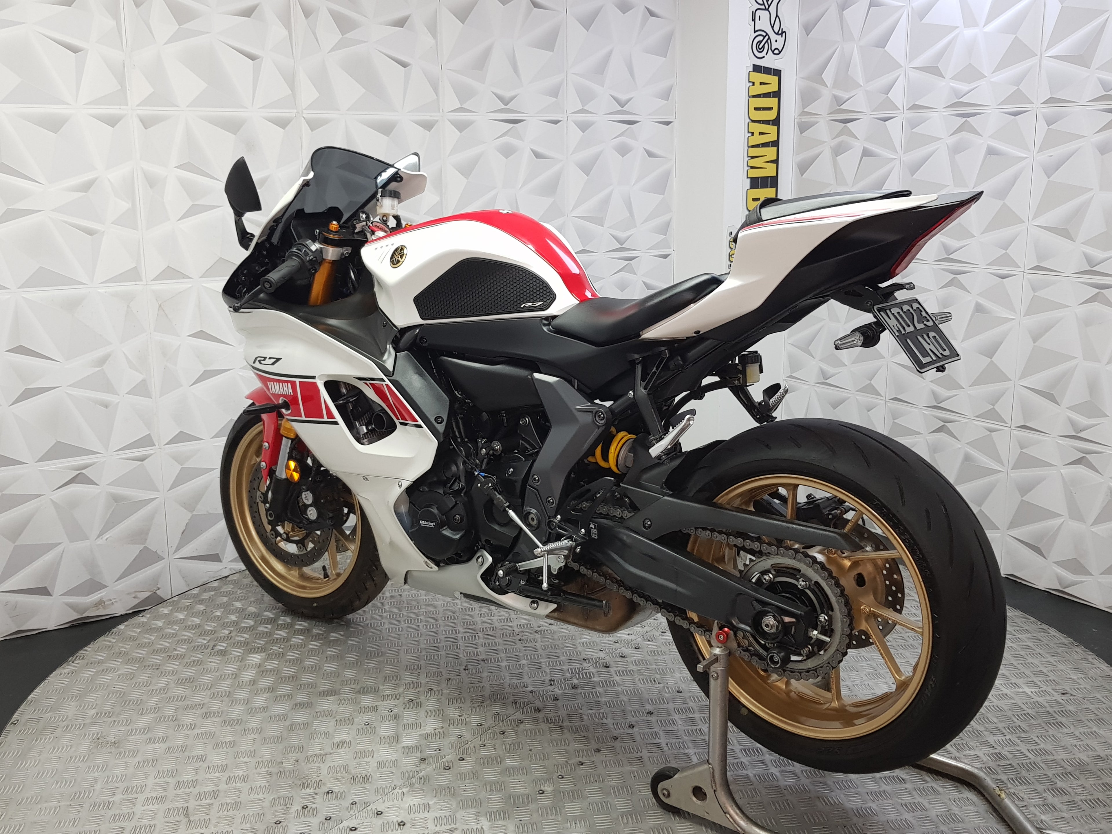 2023 Yamaha R7