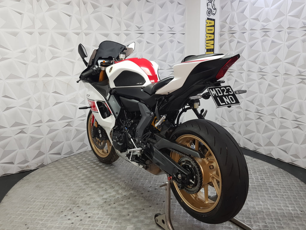 2023 Yamaha R7
