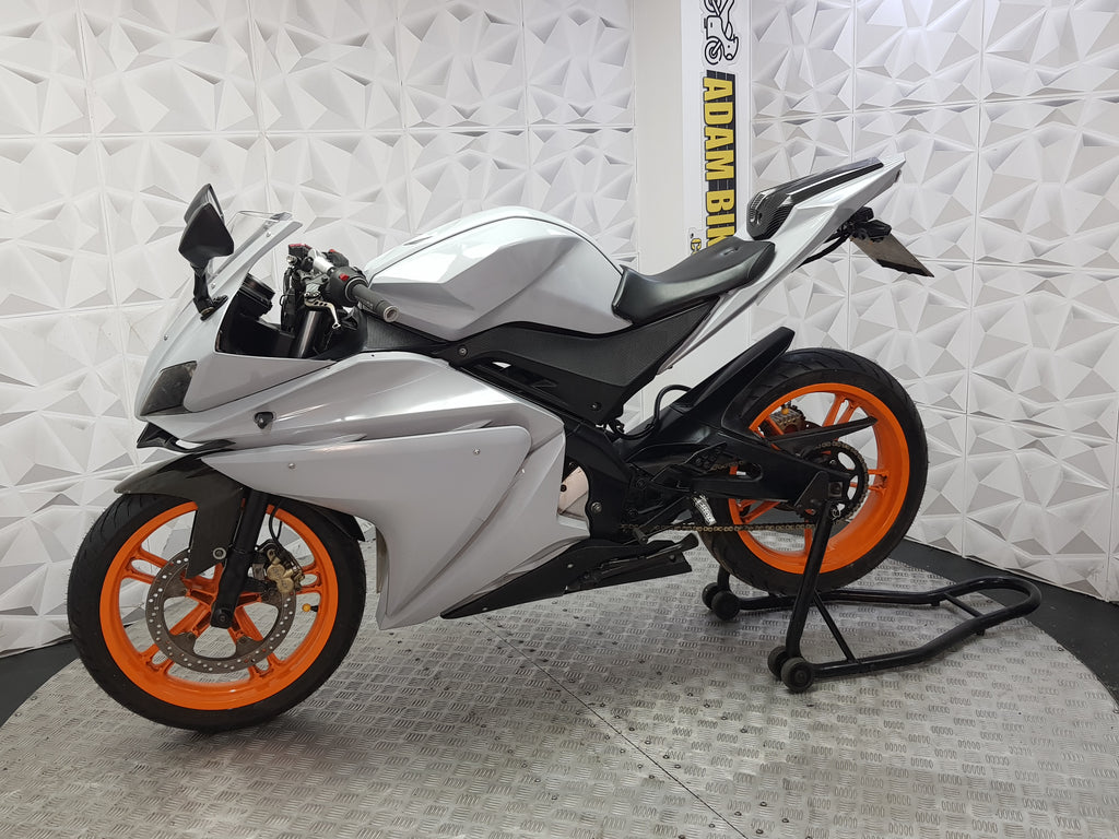 2010 Yamaha YZF-R125