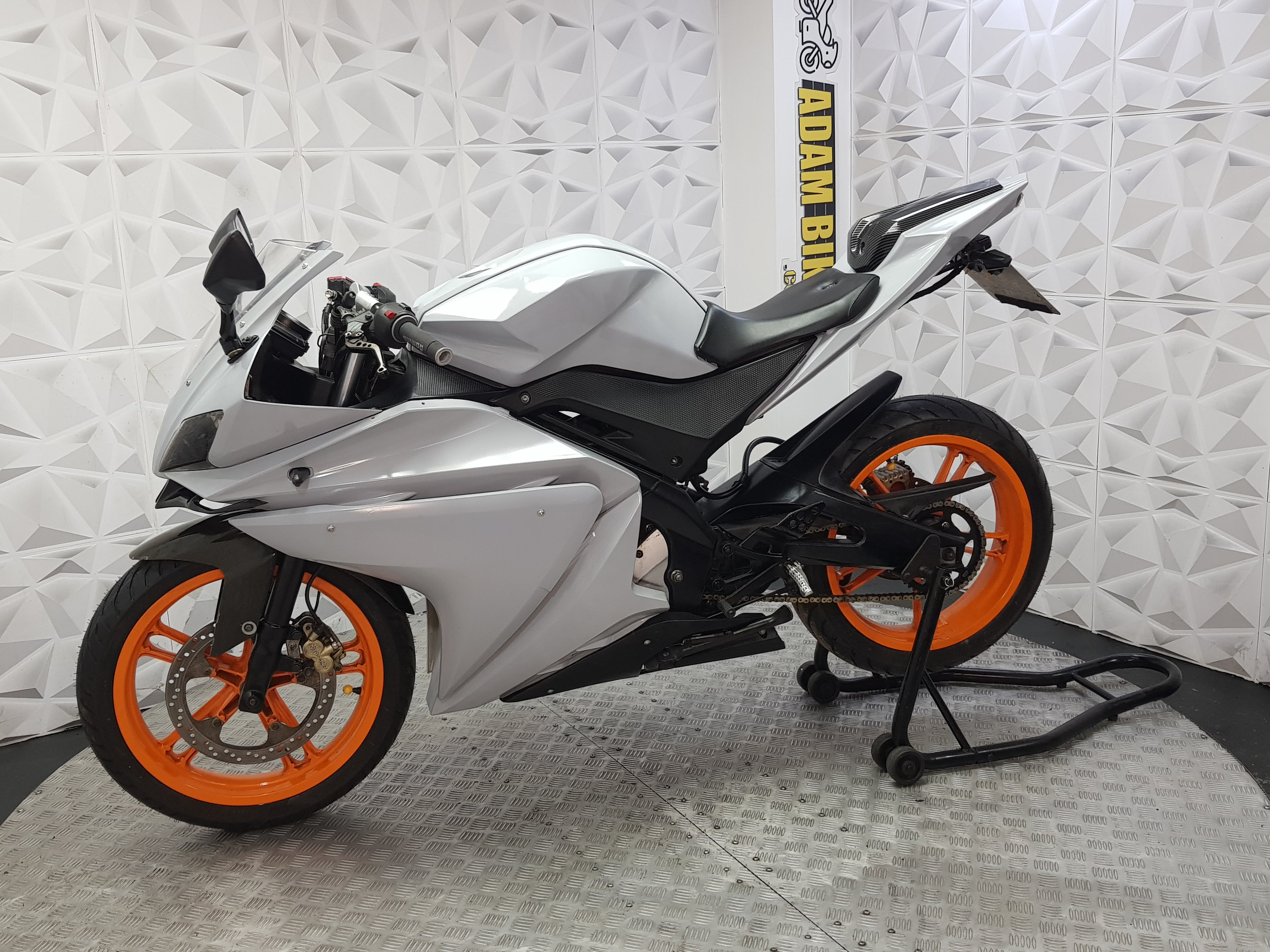 2010 Yamaha YZF-R125