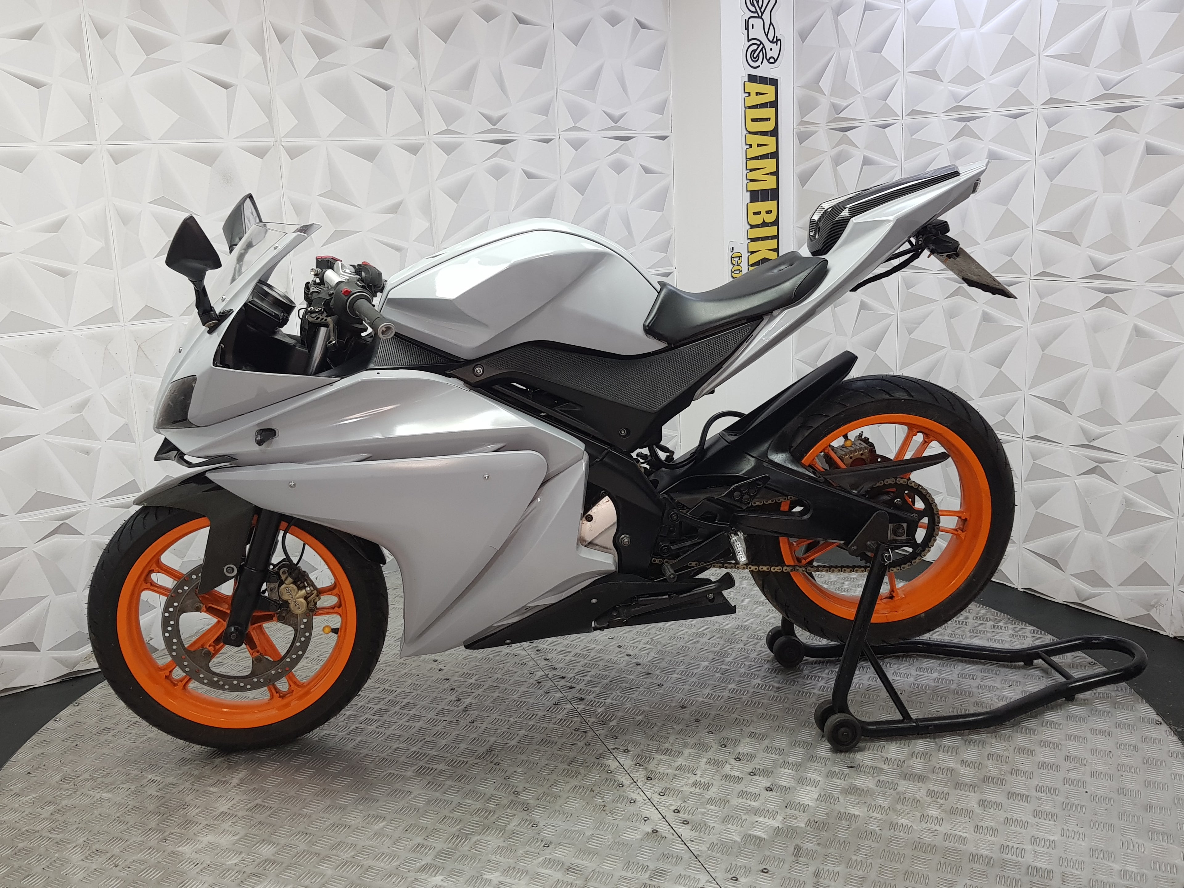 2010 Yamaha YZF-R125