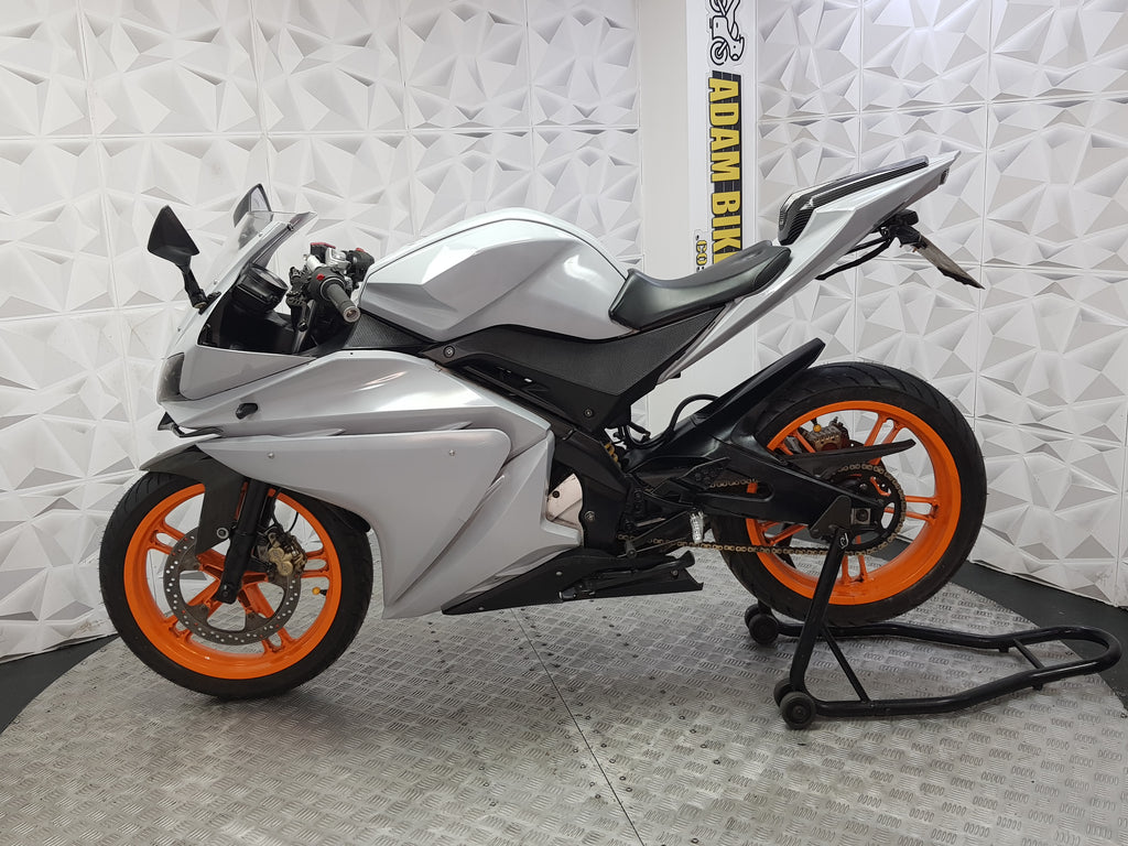 2010 Yamaha YZF-R125