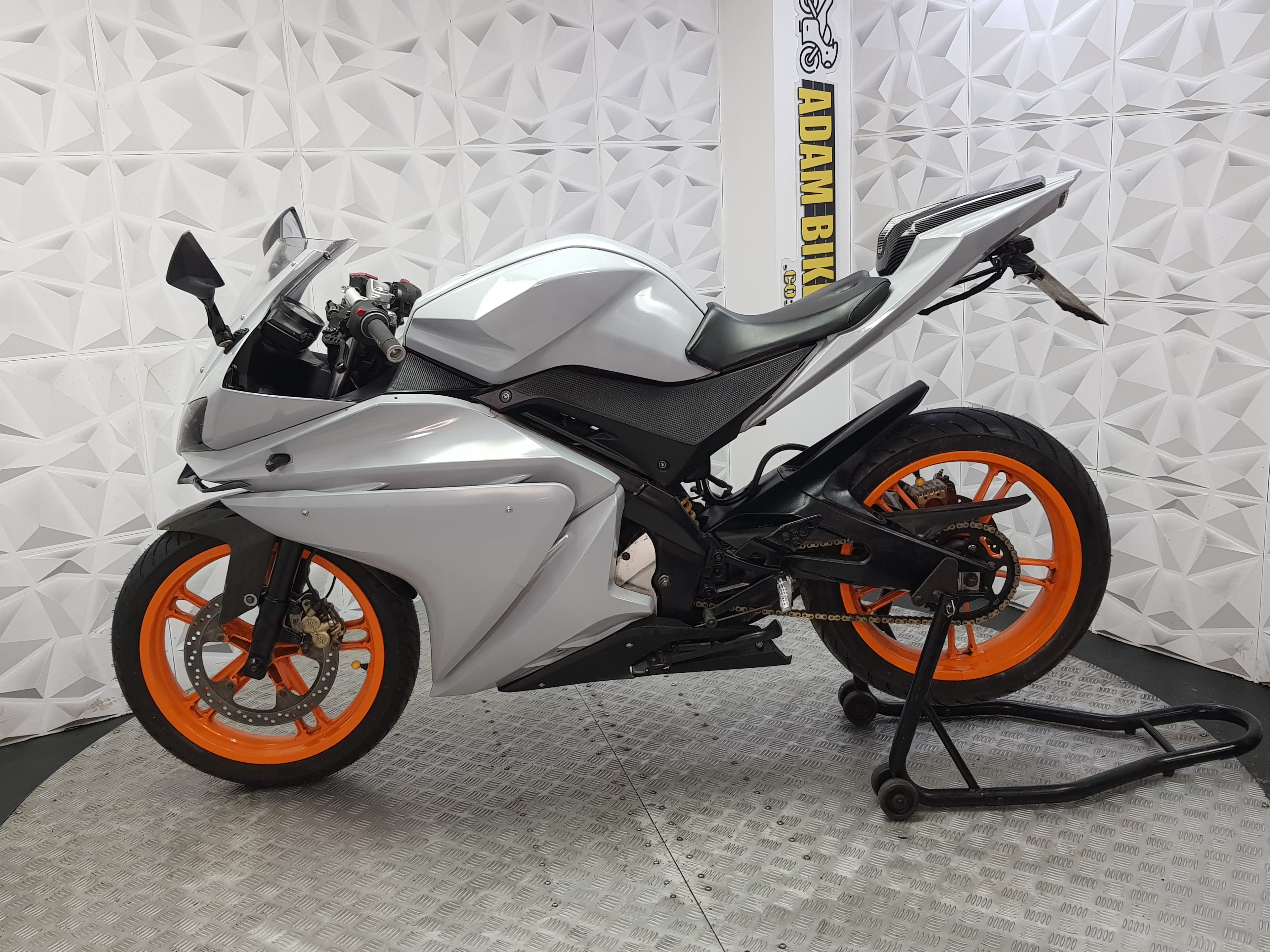 2010 Yamaha YZF-R125