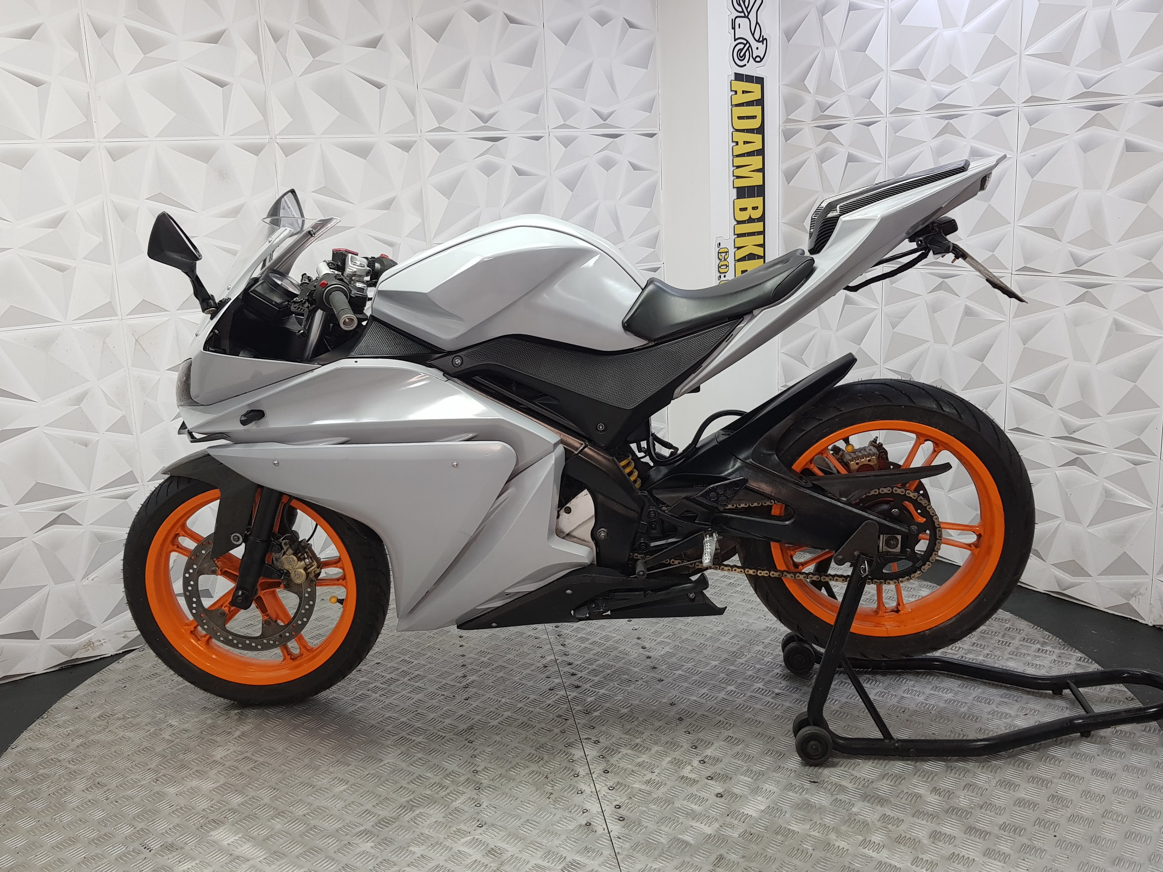 2010 Yamaha YZF-R125