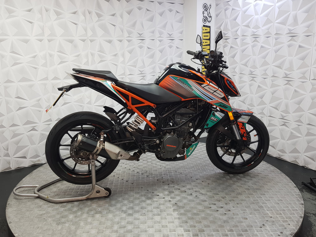 2020 KTM DUKE 125 ABS