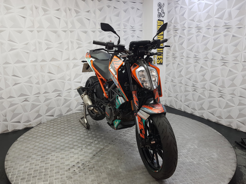 2020 KTM DUKE 125 ABS