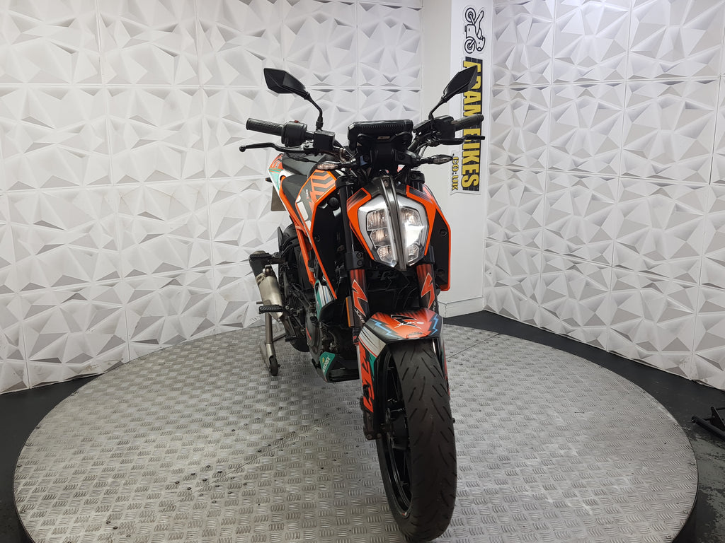 2020 KTM DUKE 125 ABS
