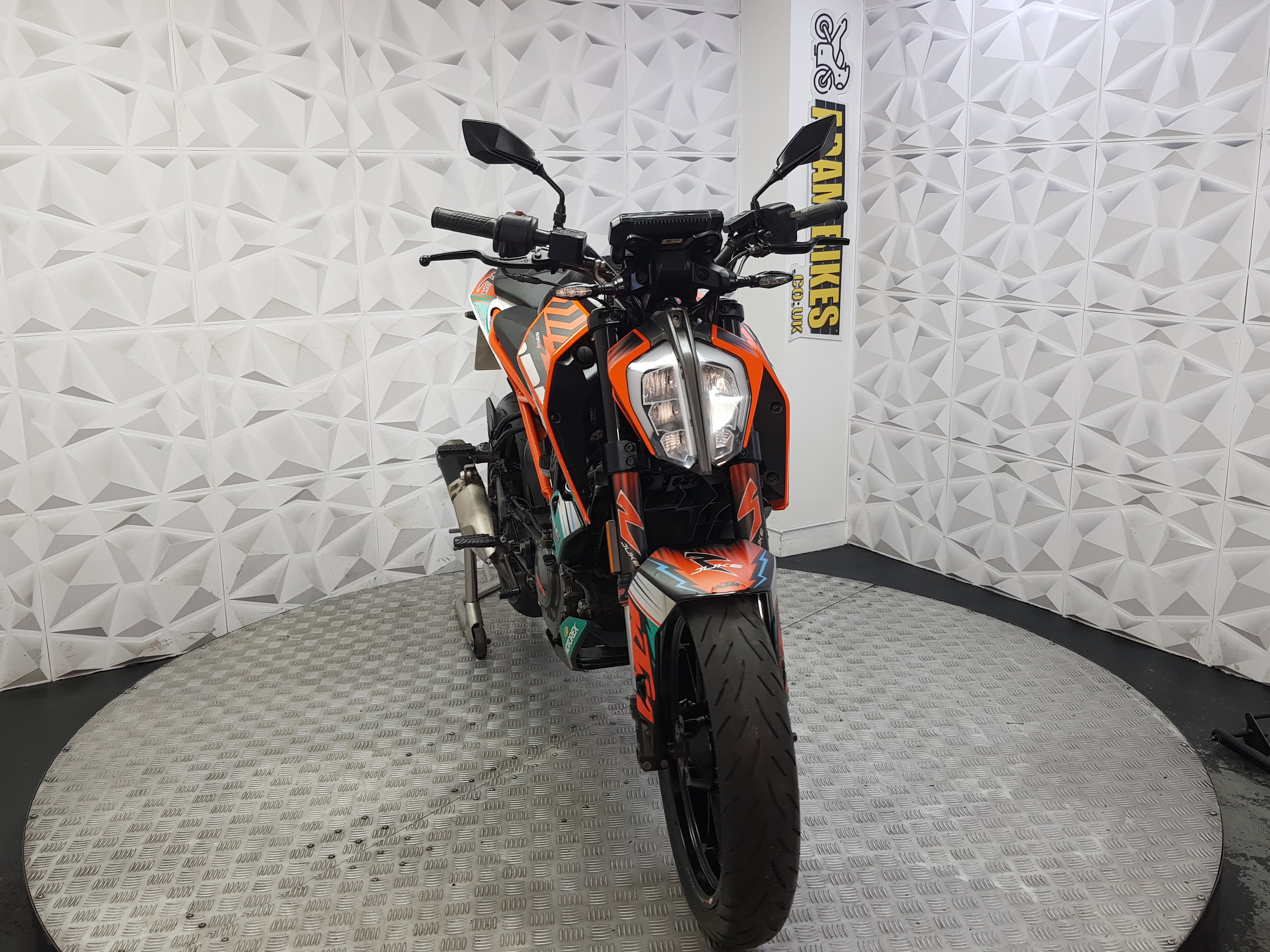2020 KTM DUKE 125 ABS