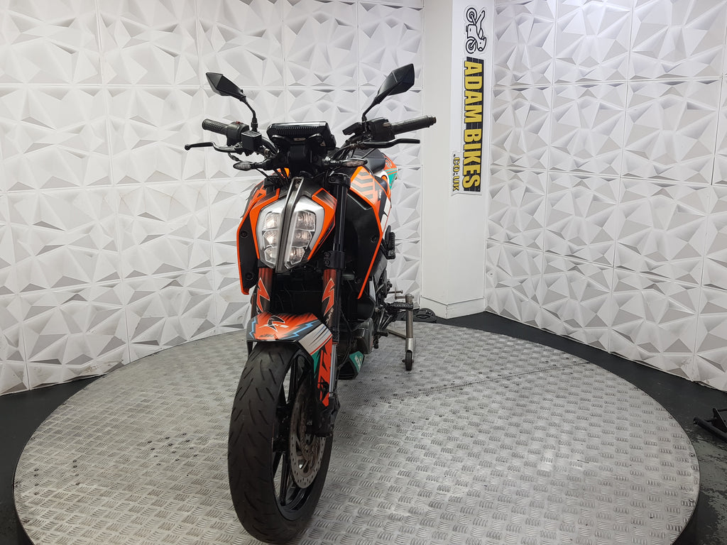 2020 KTM DUKE 125 ABS
