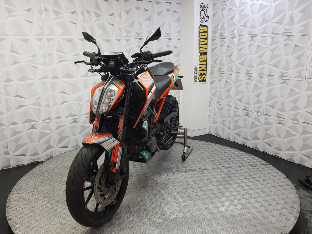 2020 KTM DUKE 125 ABS