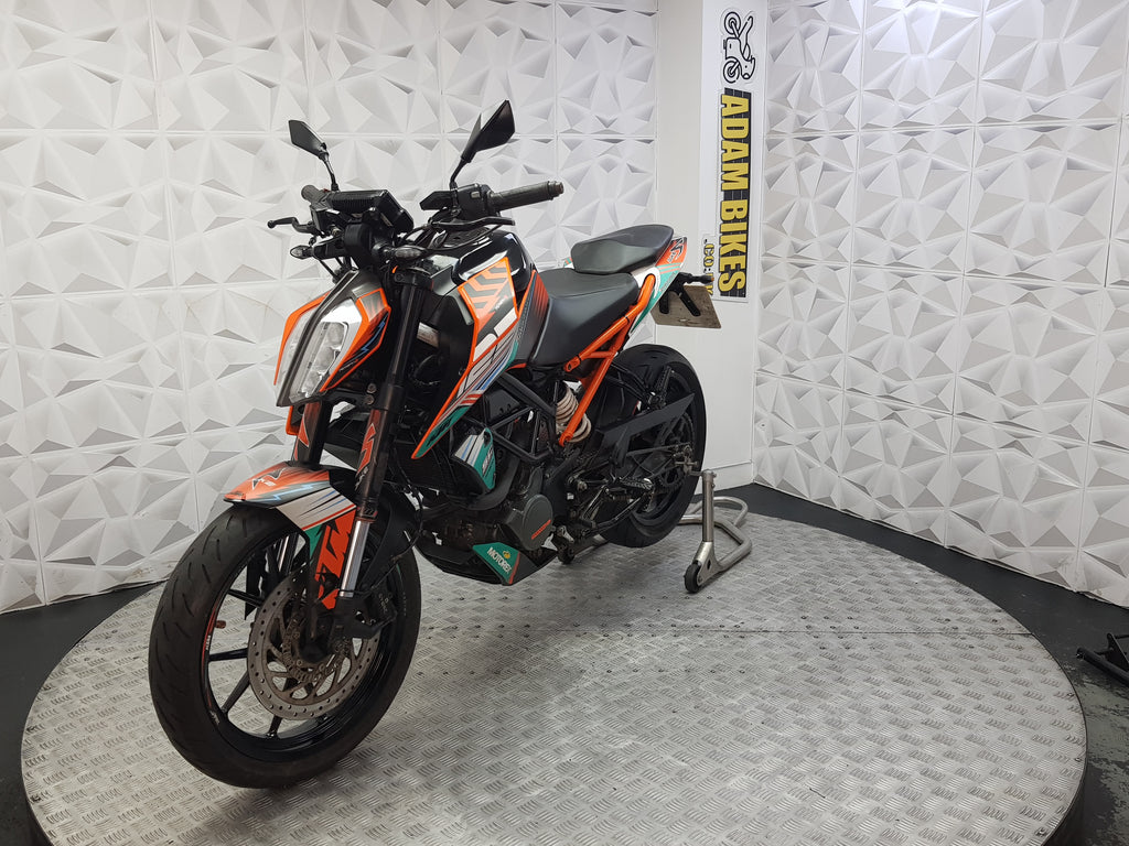 2020 KTM DUKE 125 ABS