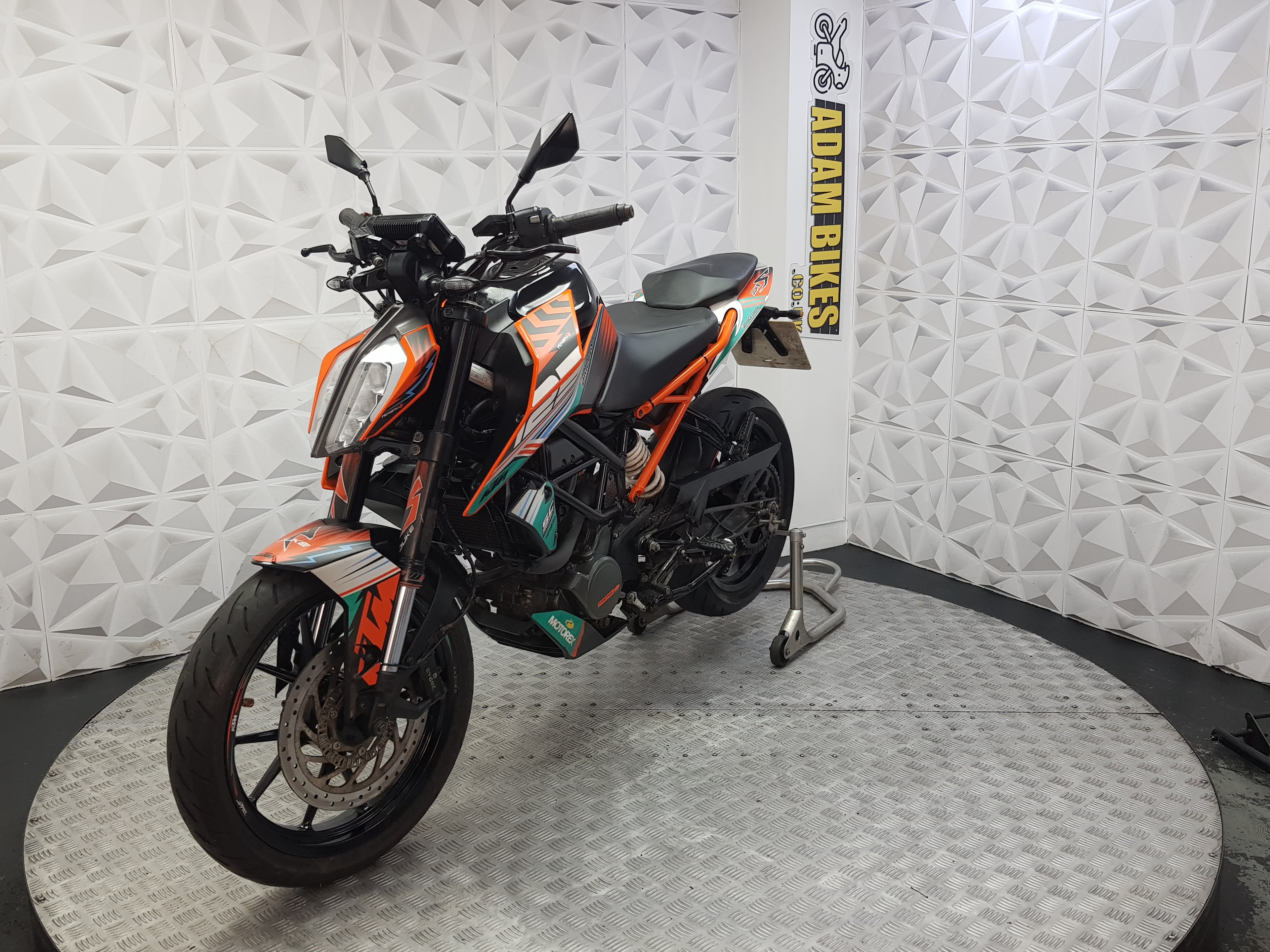2020 KTM DUKE 125 ABS